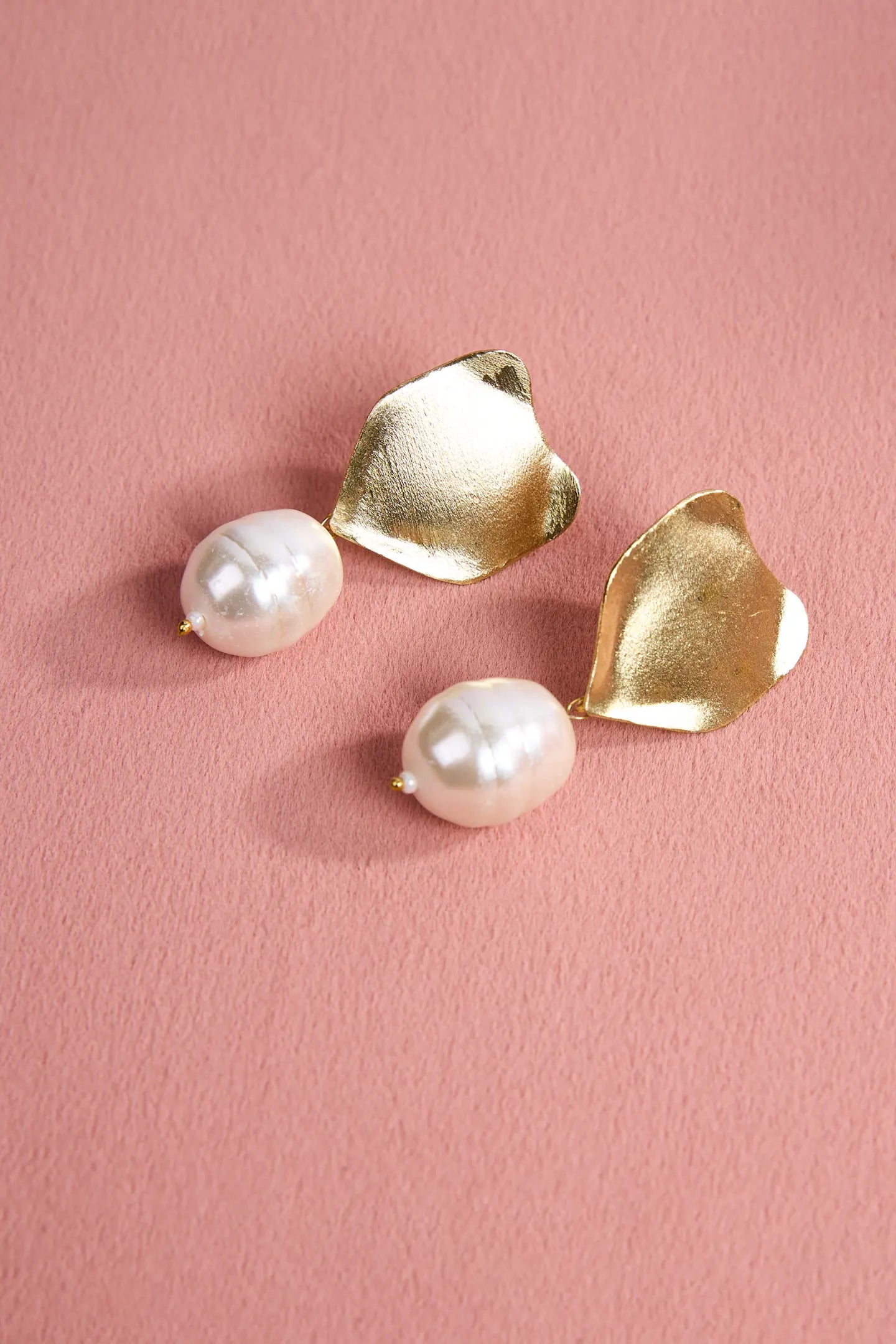 Golden Leaf Pearldrop Earrings