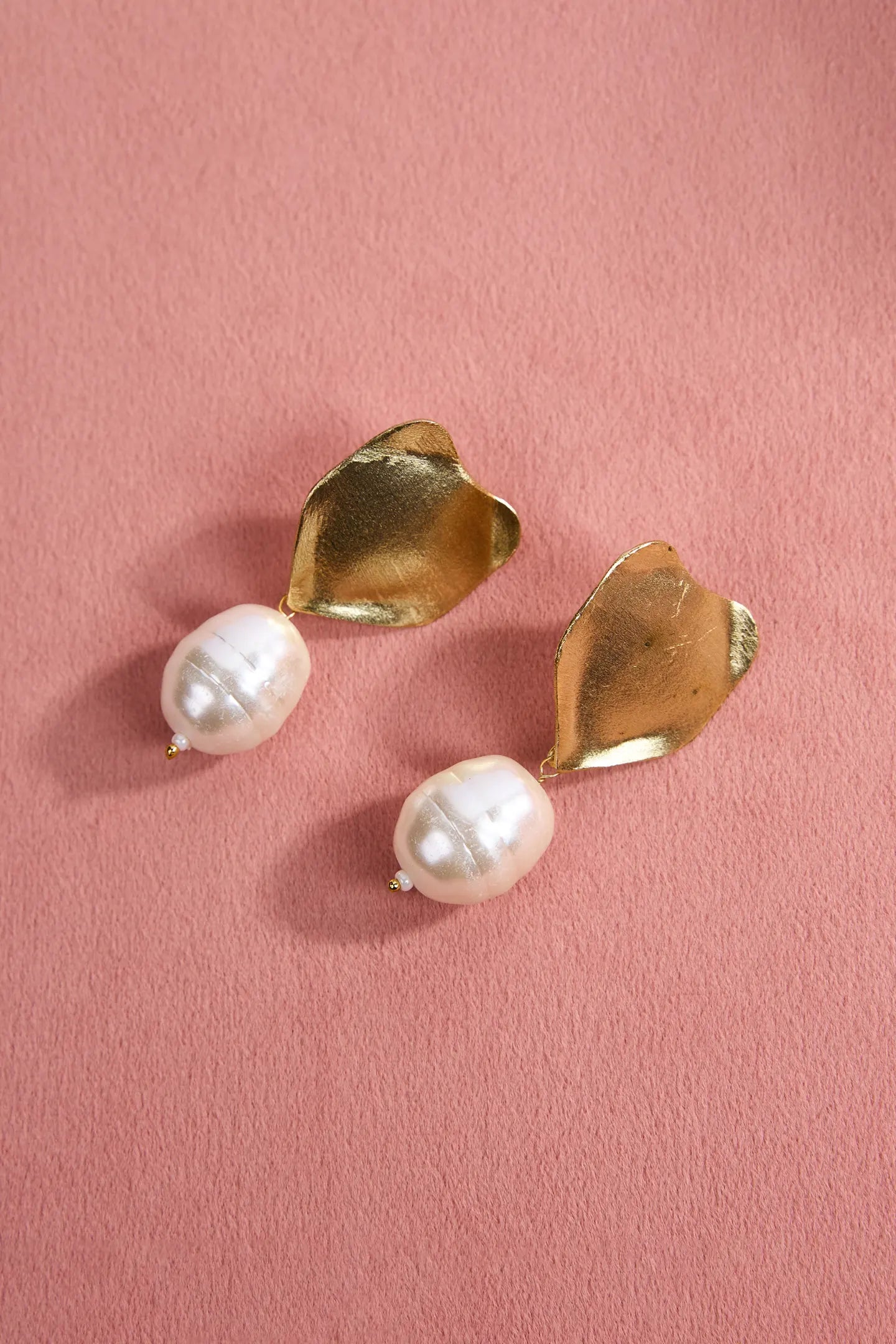Golden Leaf Pearldrop Earrings