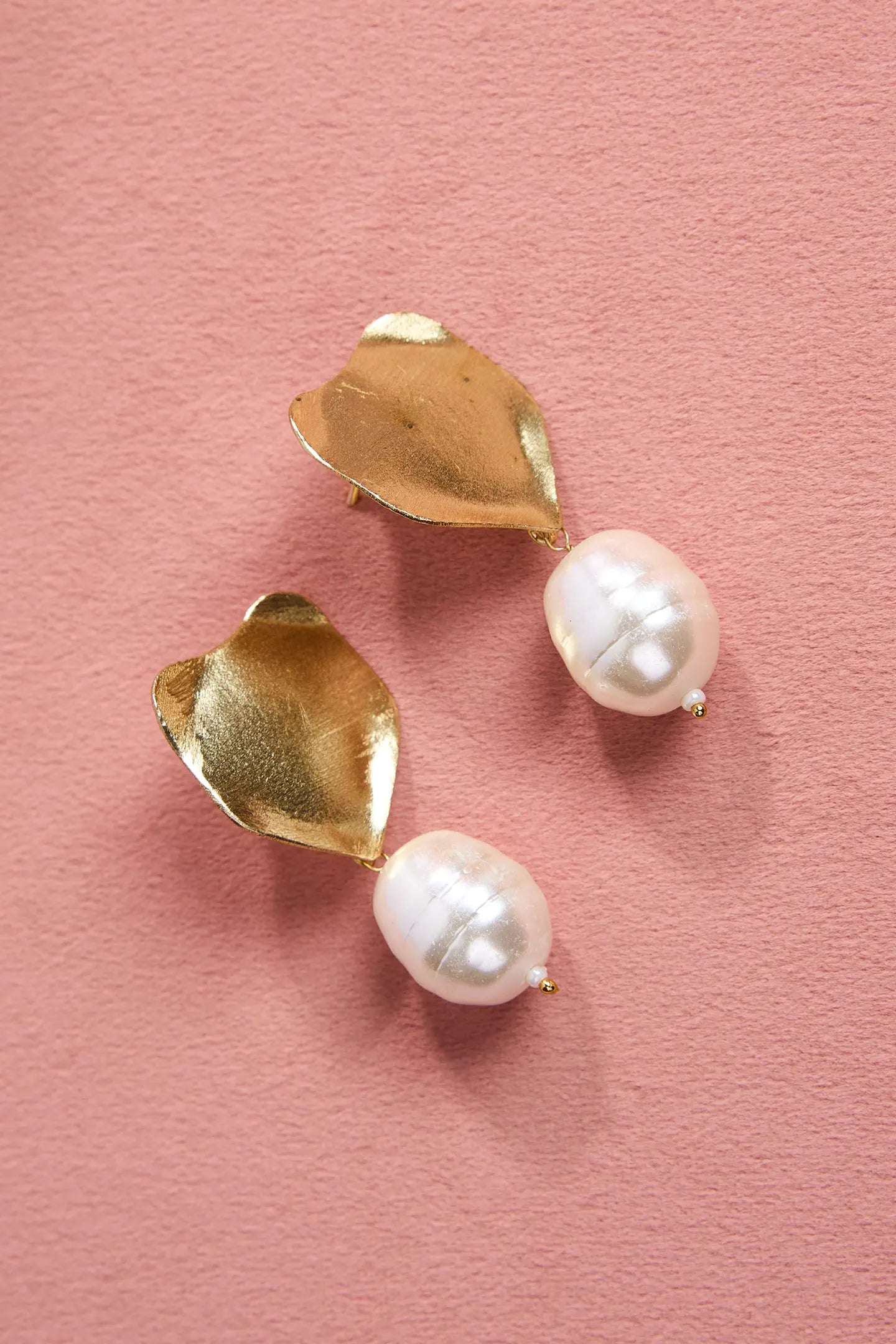 Golden Leaf Pearldrop Earrings