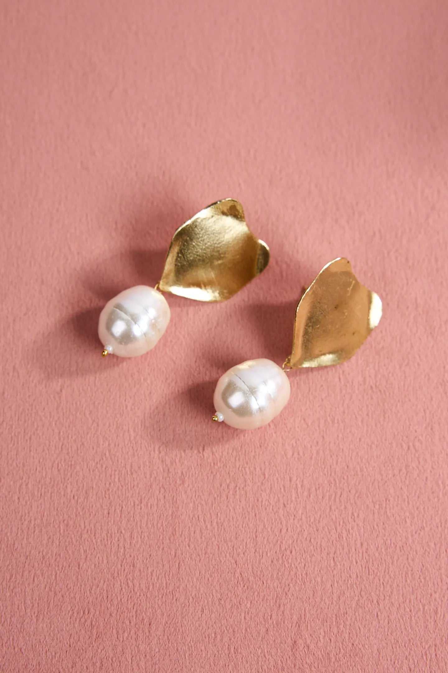 Golden Leaf Pearldrop Earrings