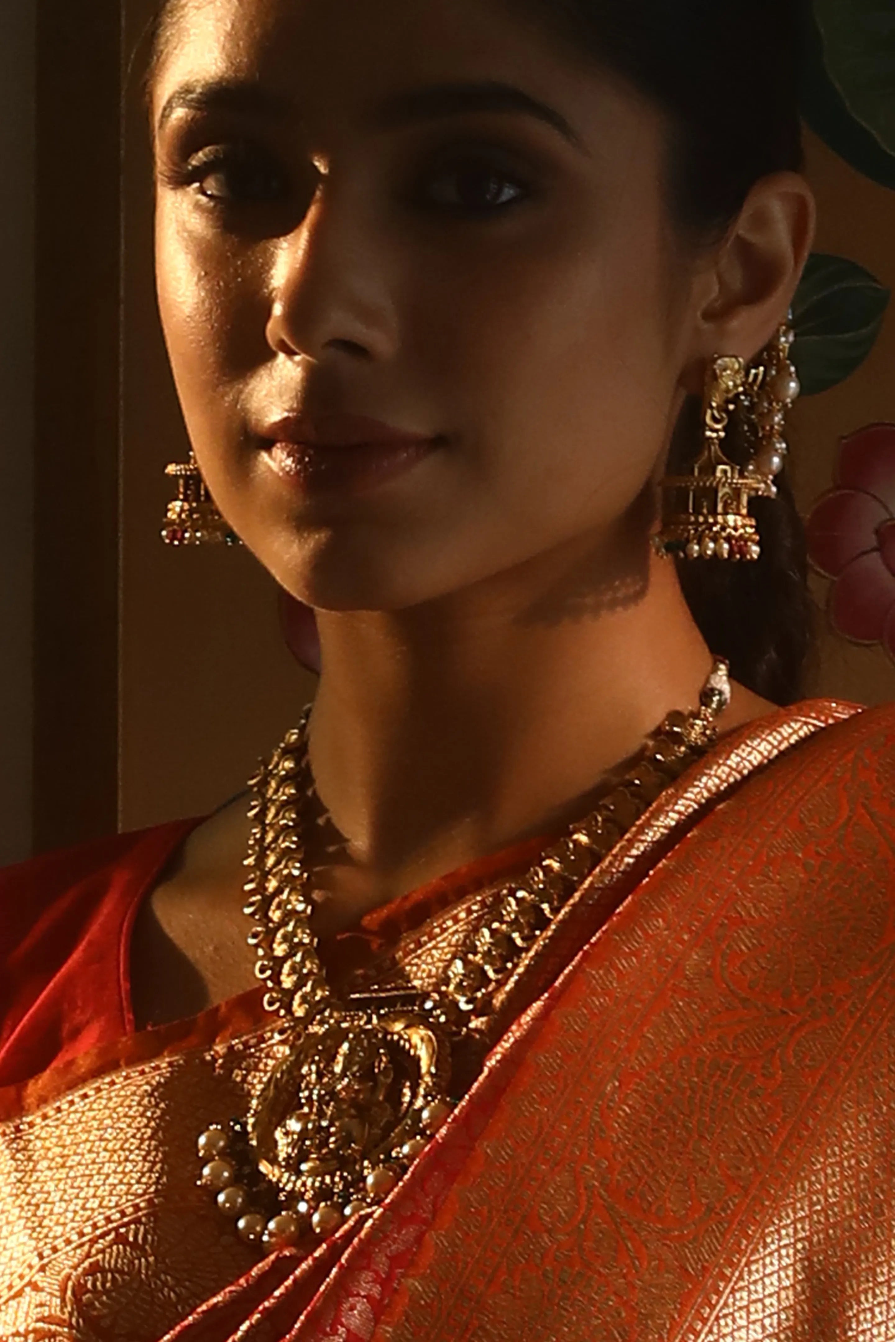 Vinayak Necklace Set
