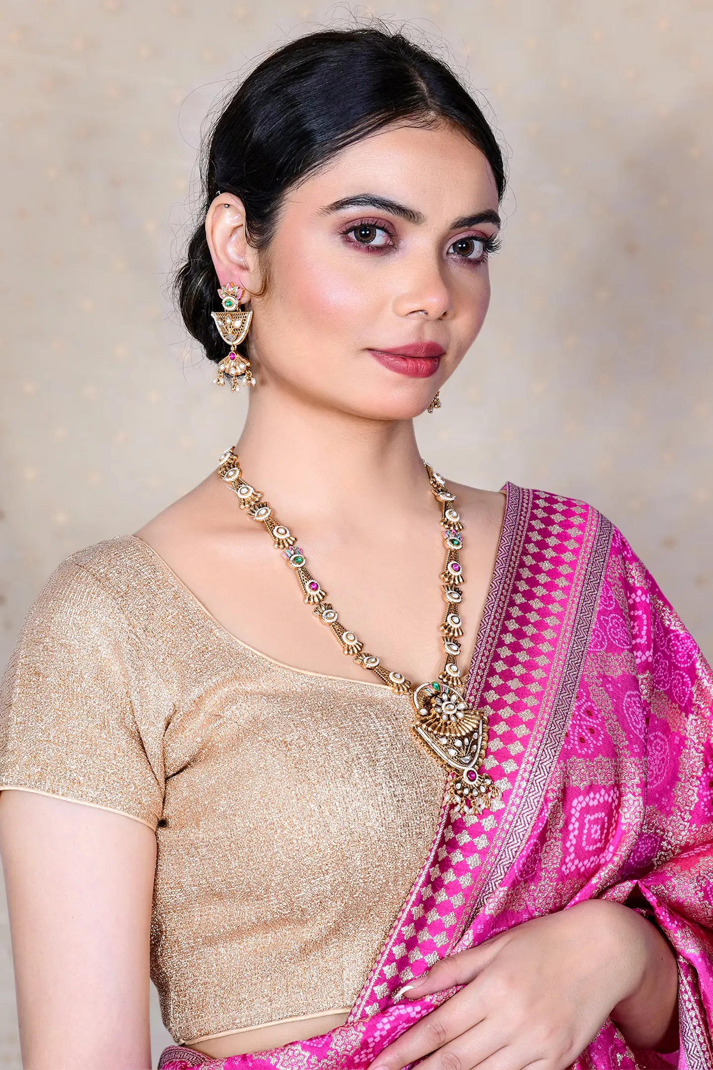 Saanvi Necklace Set