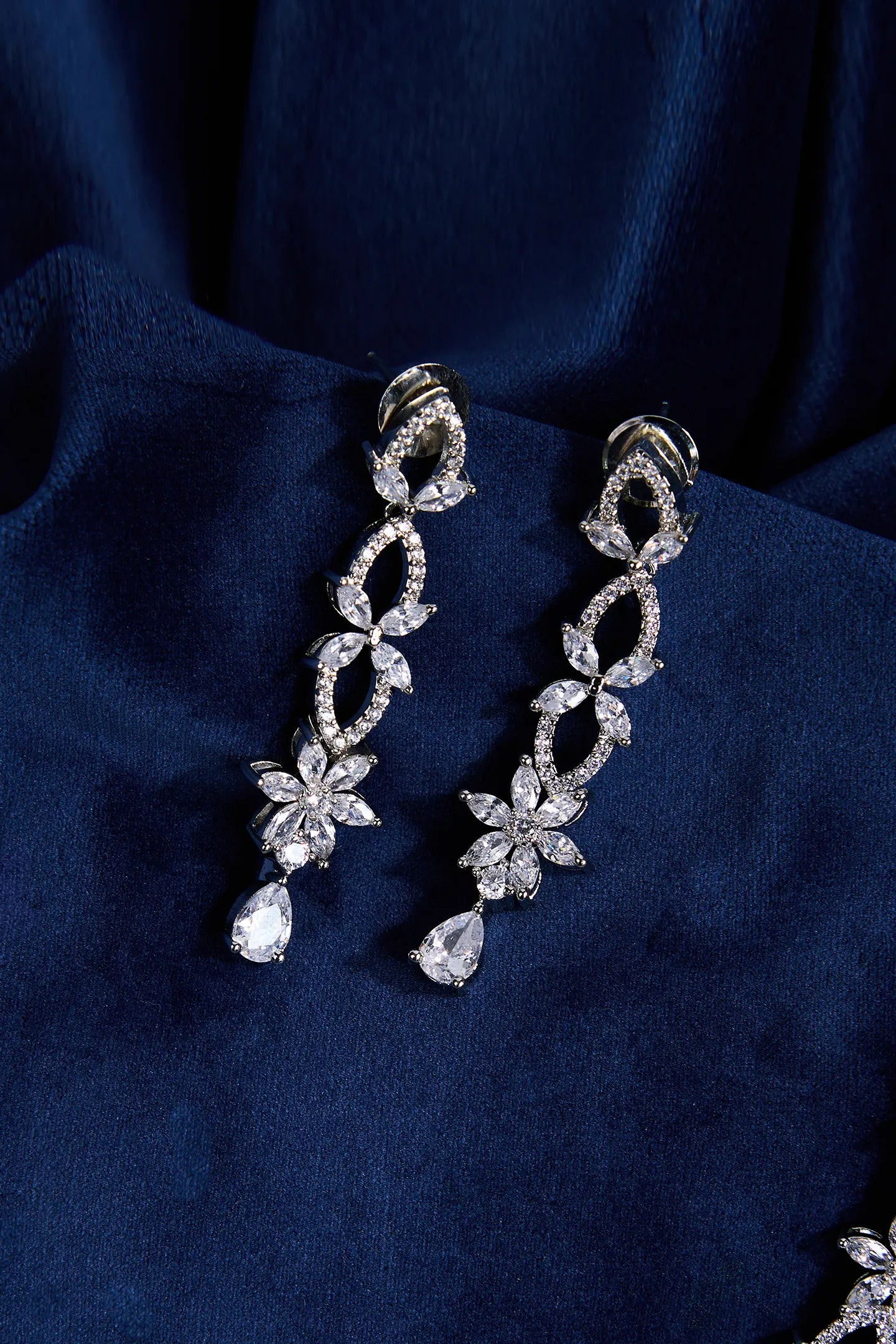 Radiant Reflection Necklace Set