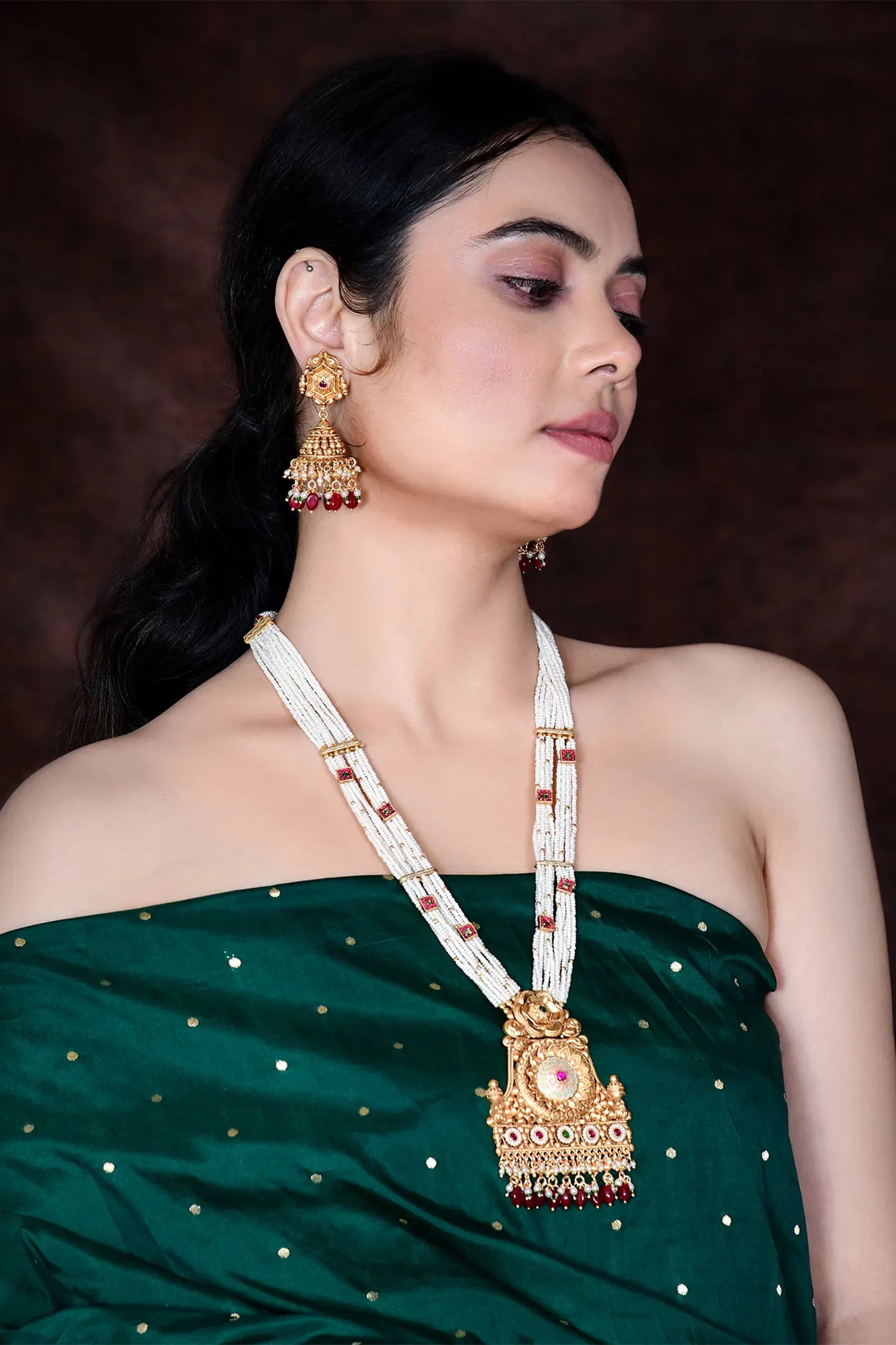 Kaavya Necklace Set