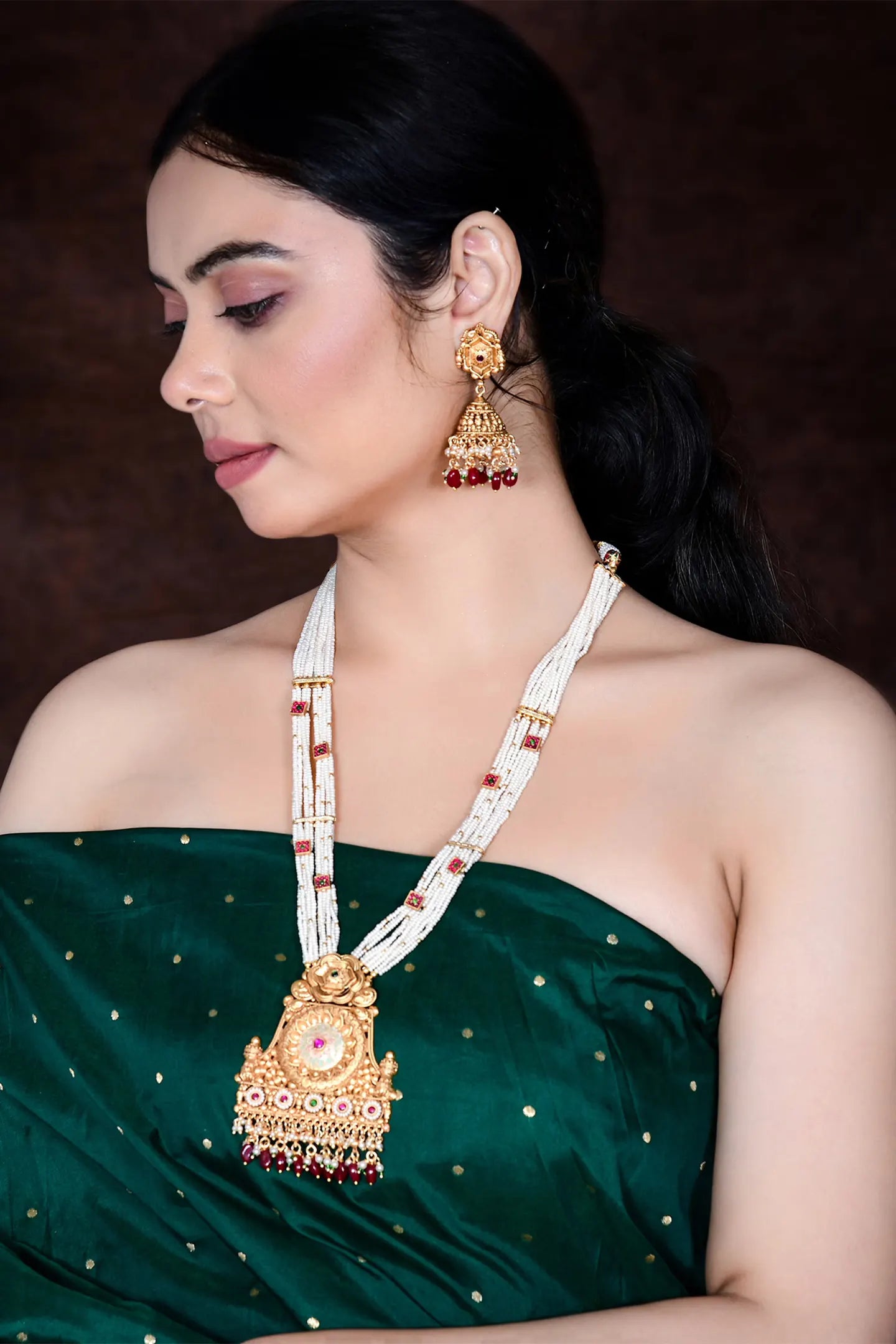 Kaavya Necklace Set