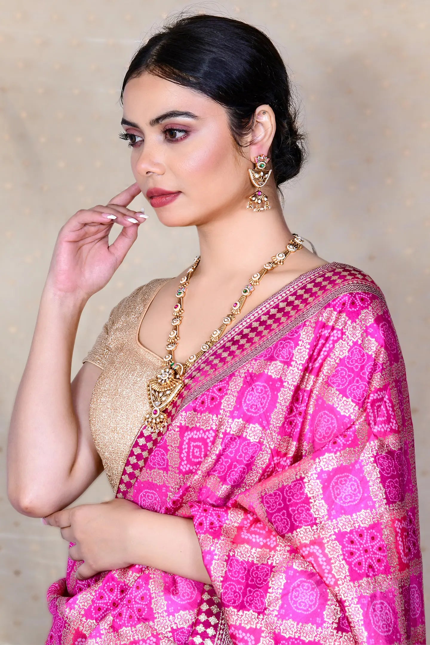 Saanvi Necklace Set