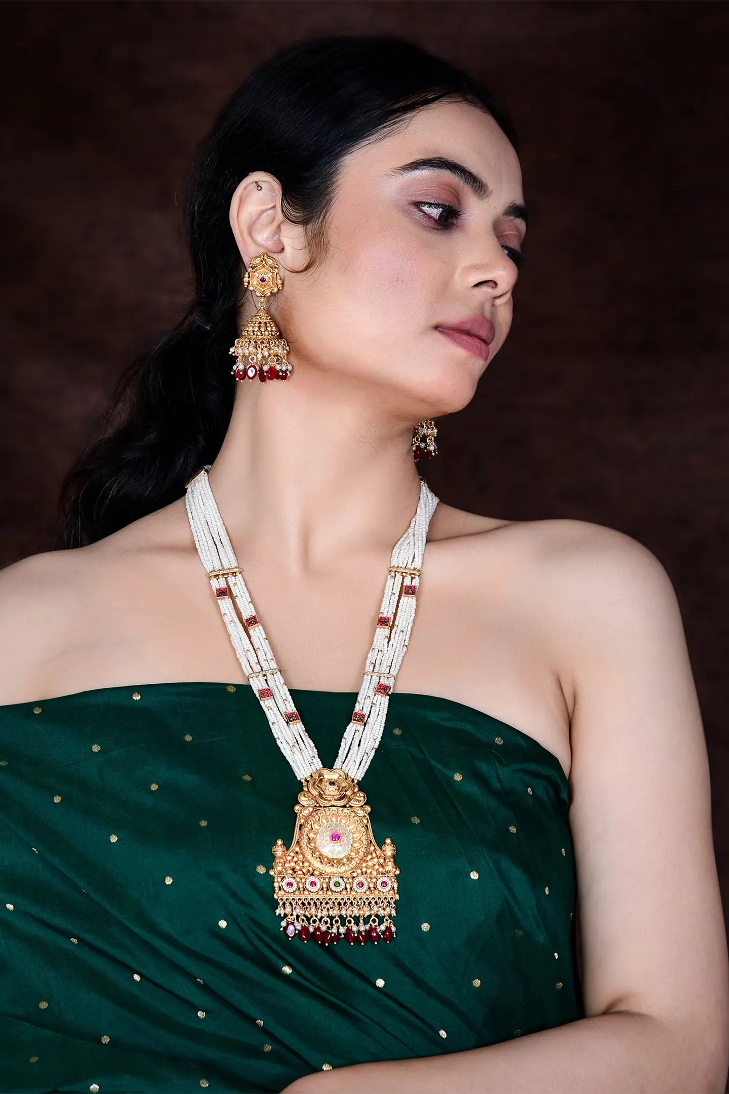Kaavya Necklace Set
