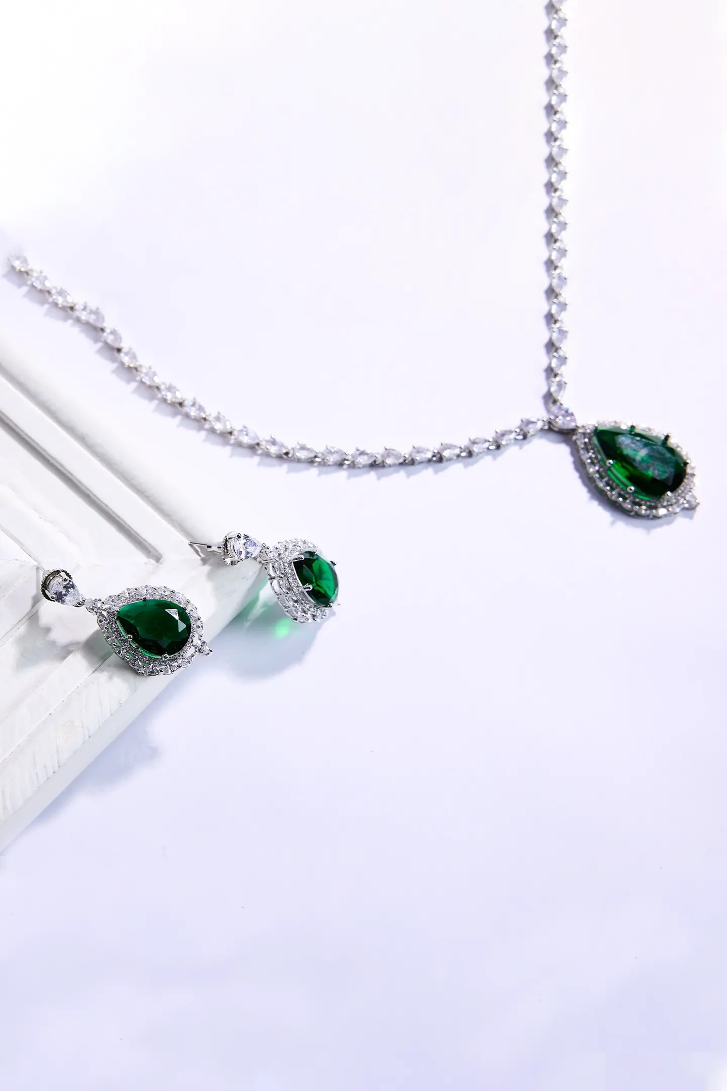 Emerald Elegance Green Stone Necklace & Earring Ensemble