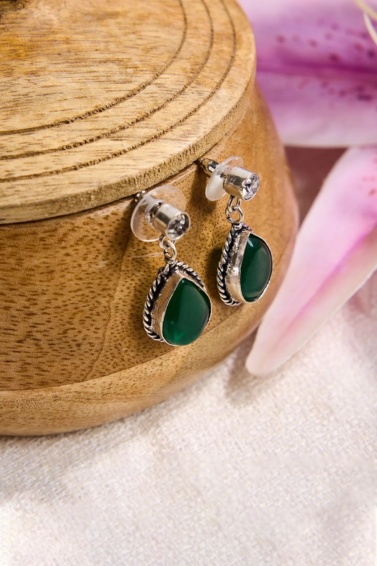 Emerald Glow Elegance Earrings
