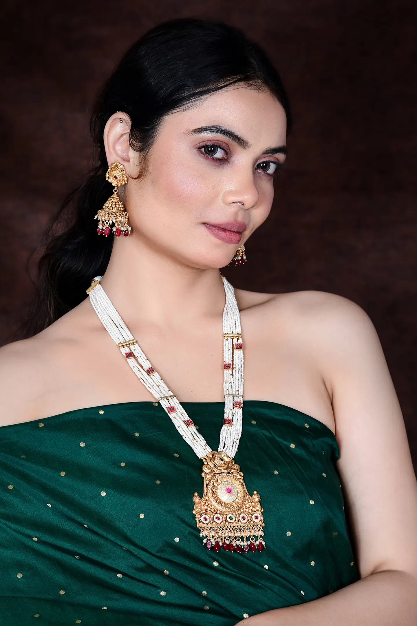 Kaavya Necklace Set