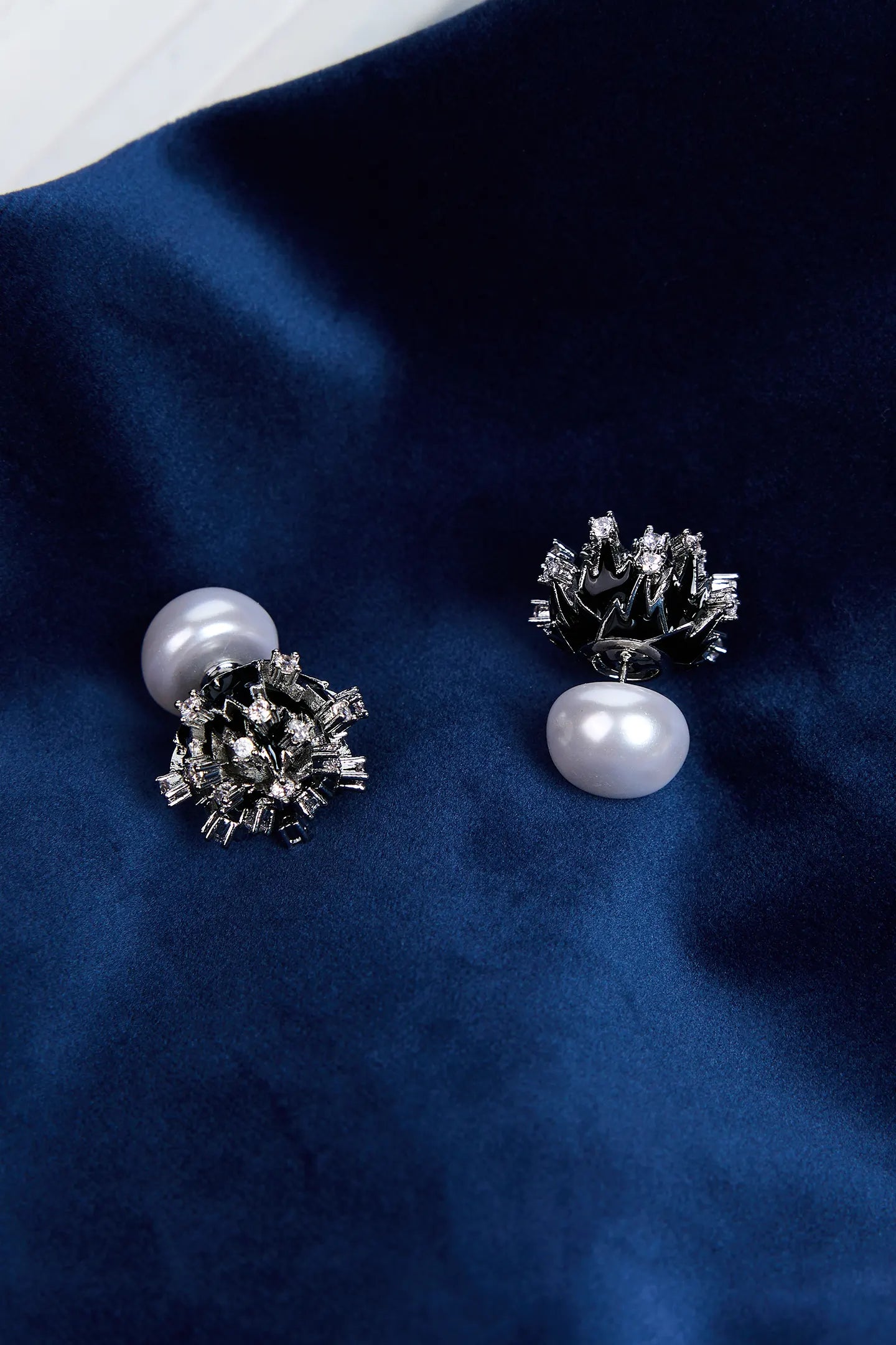 Lustrous Noir Earrings