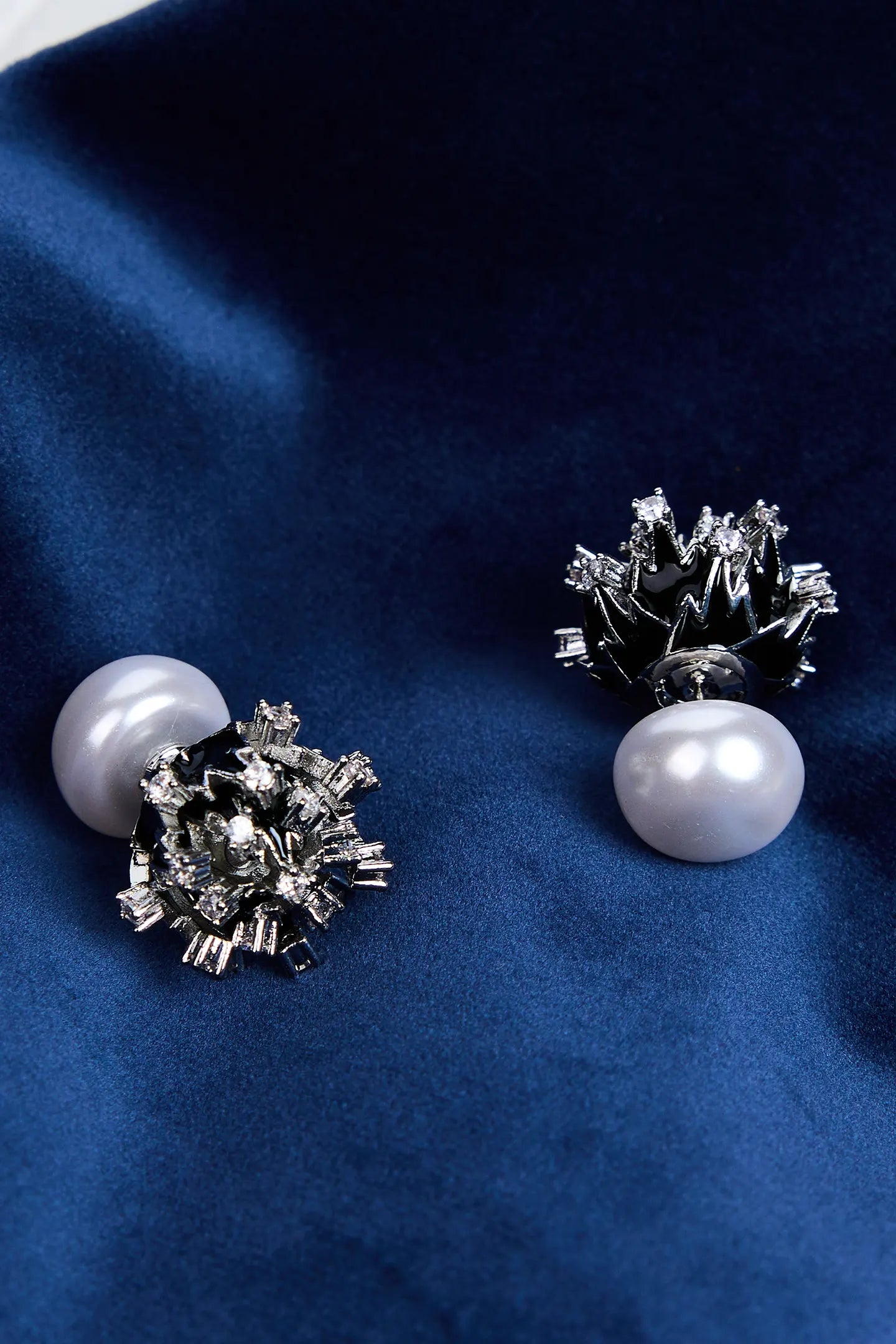 Lustrous Noir Earrings