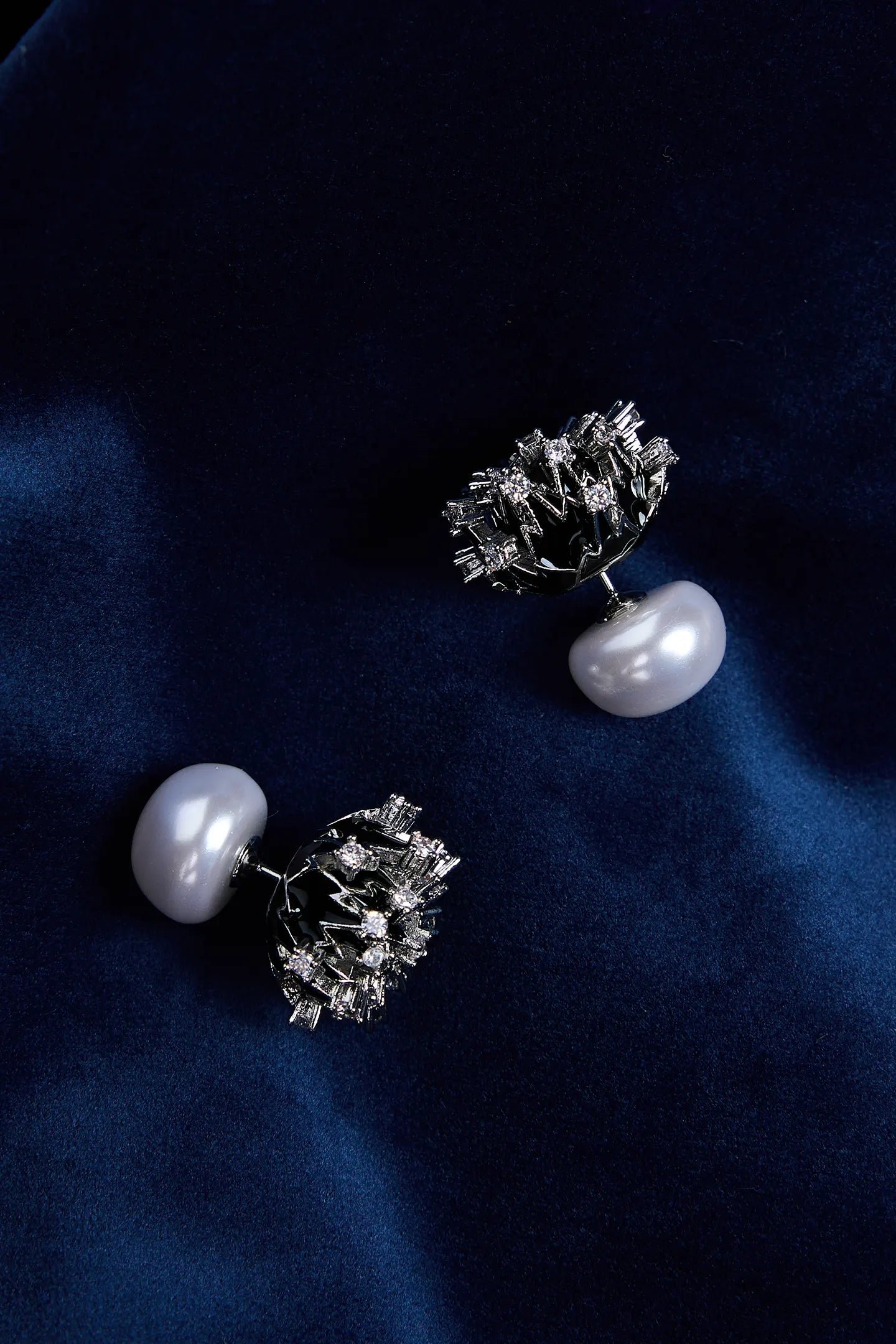 Lustrous Noir Earrings