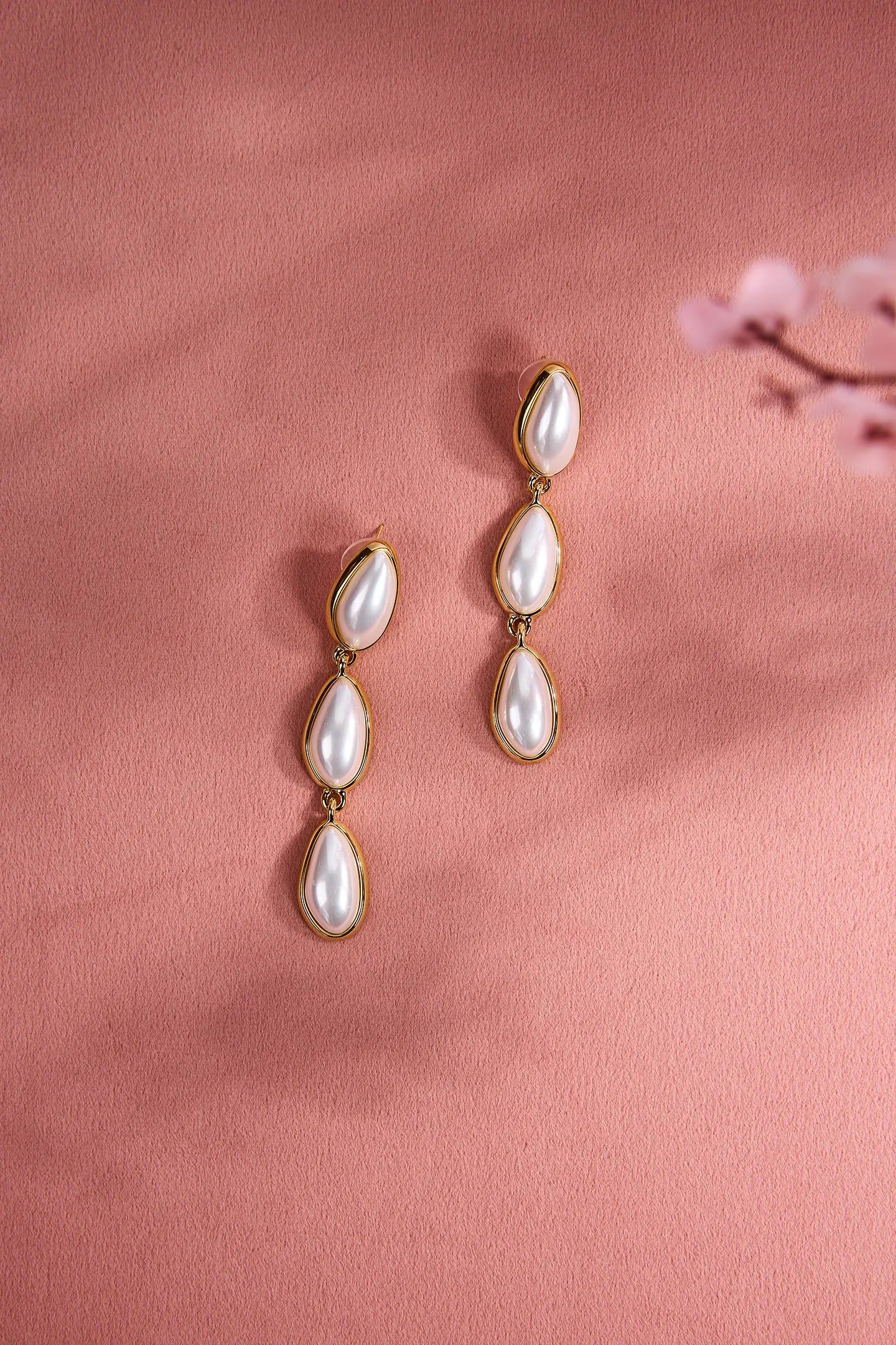 Pearl Glow Earrings
