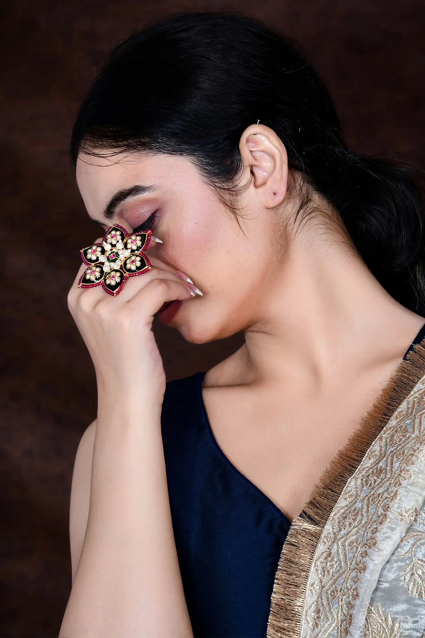 Hala Finger Ring
