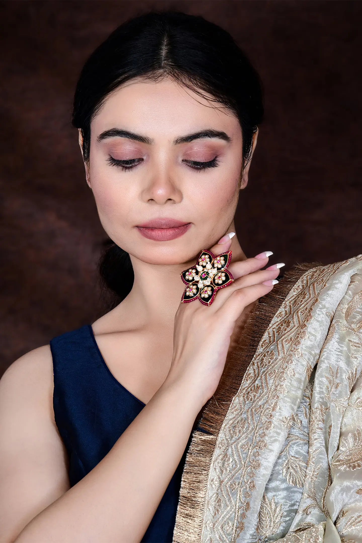Hala Finger Ring