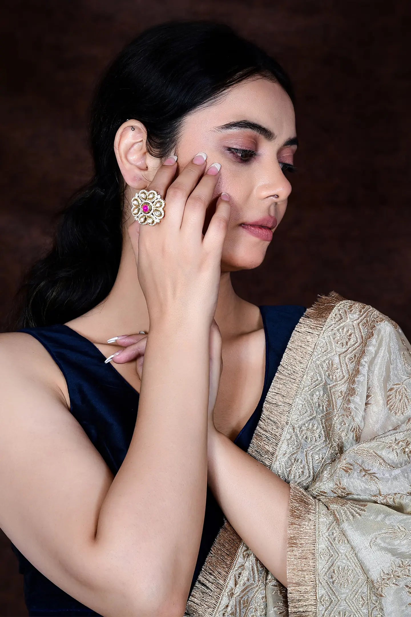 Aribaa Finger Ring
