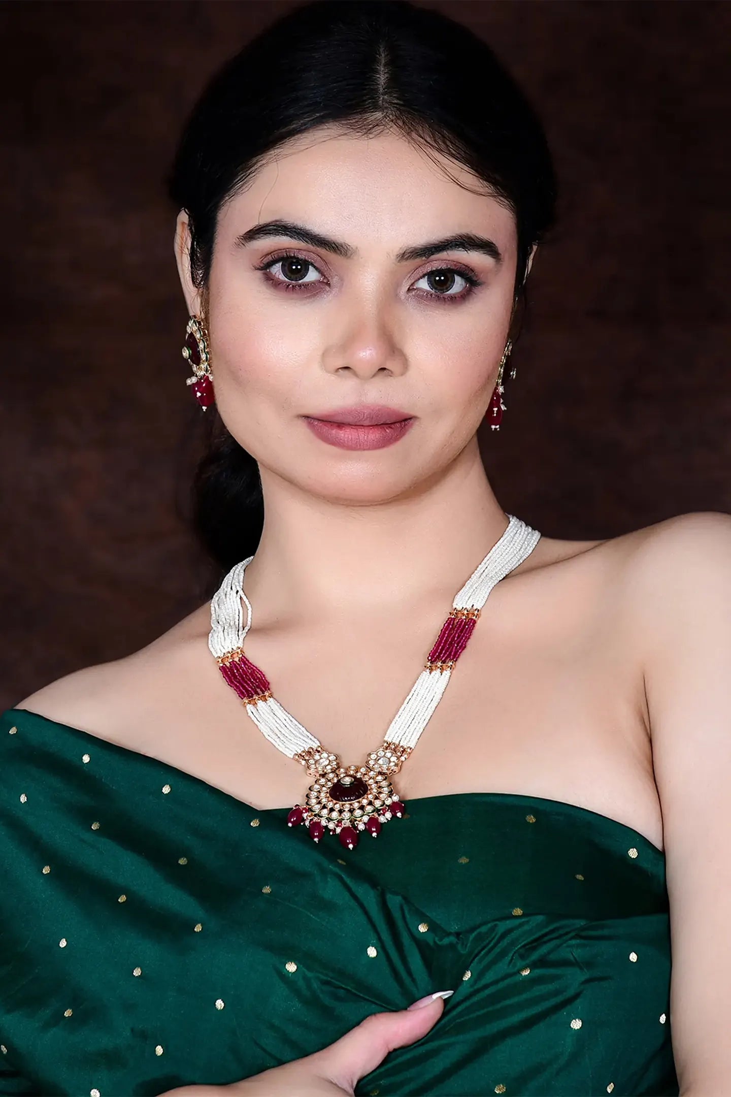 Sharnya Necklace Set