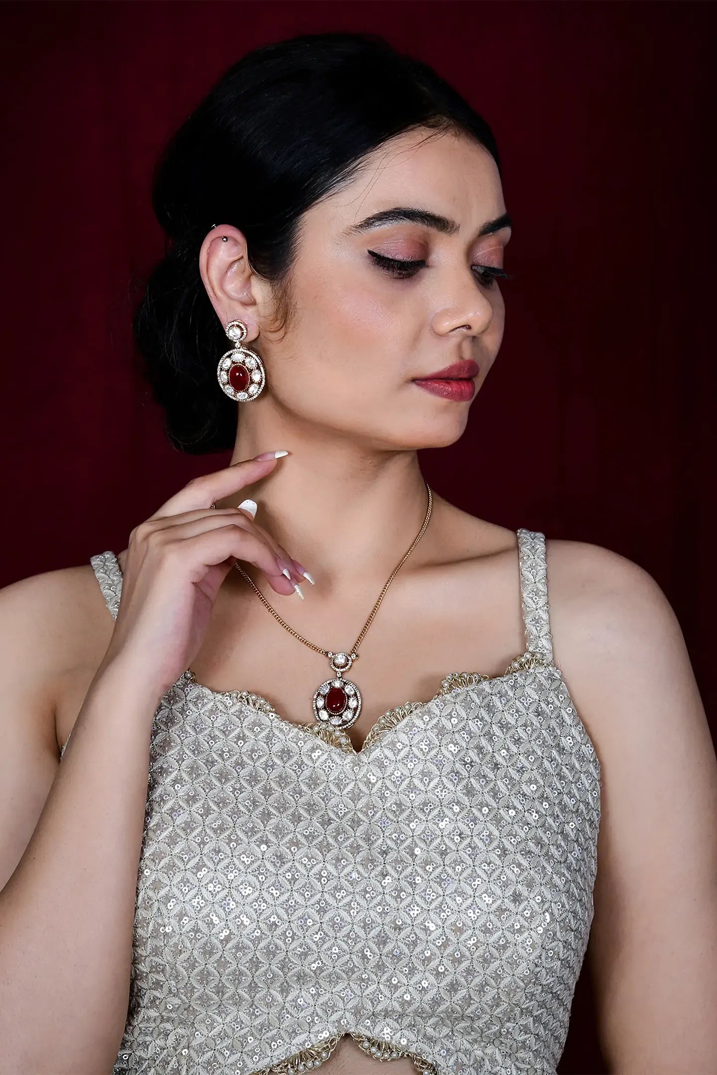 Neisha Pendant Set