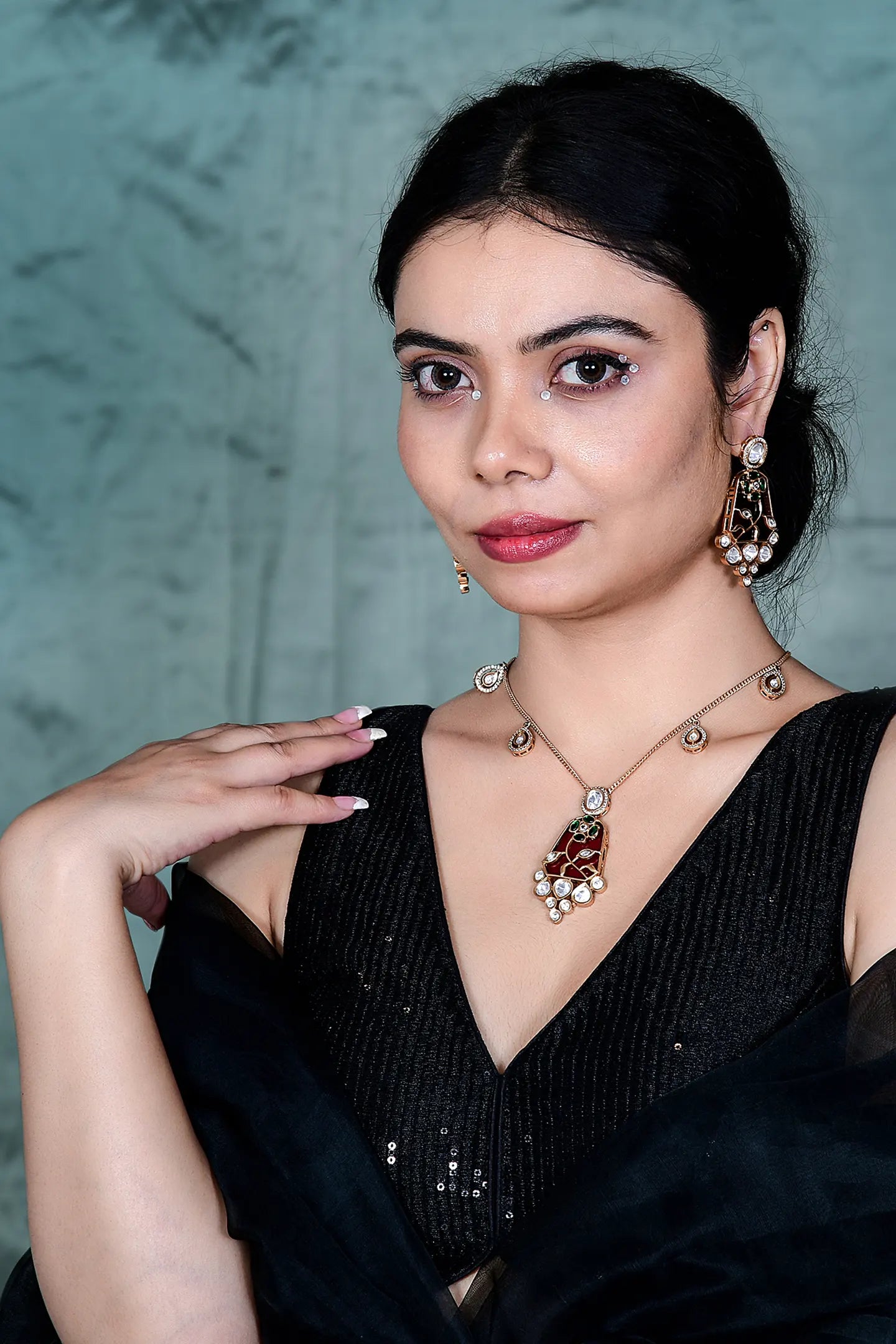 Suhasini Pendant Set