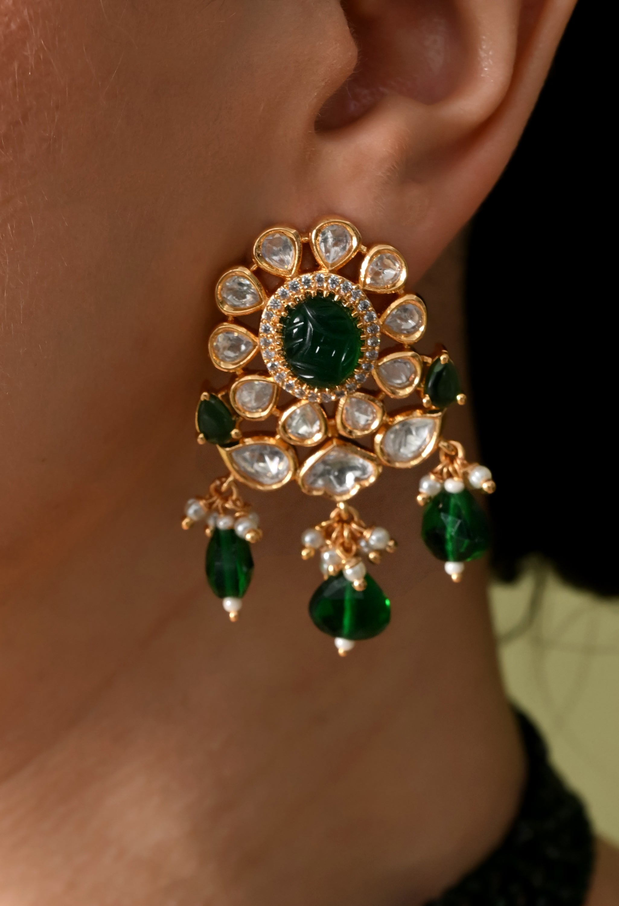 Shimmering Emerald Floral Necklace Set