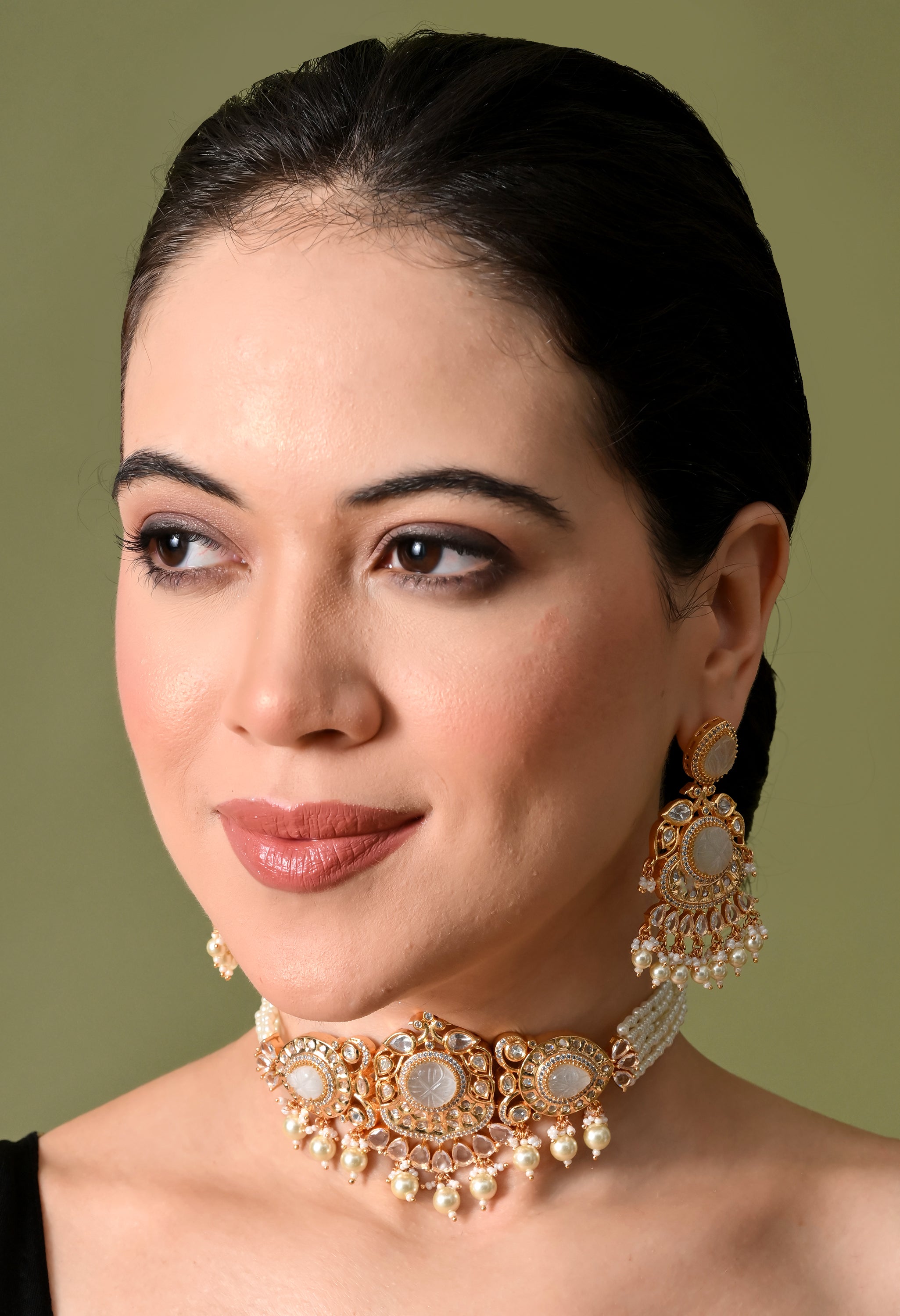 Radiant Elegance Golden Jewel Set