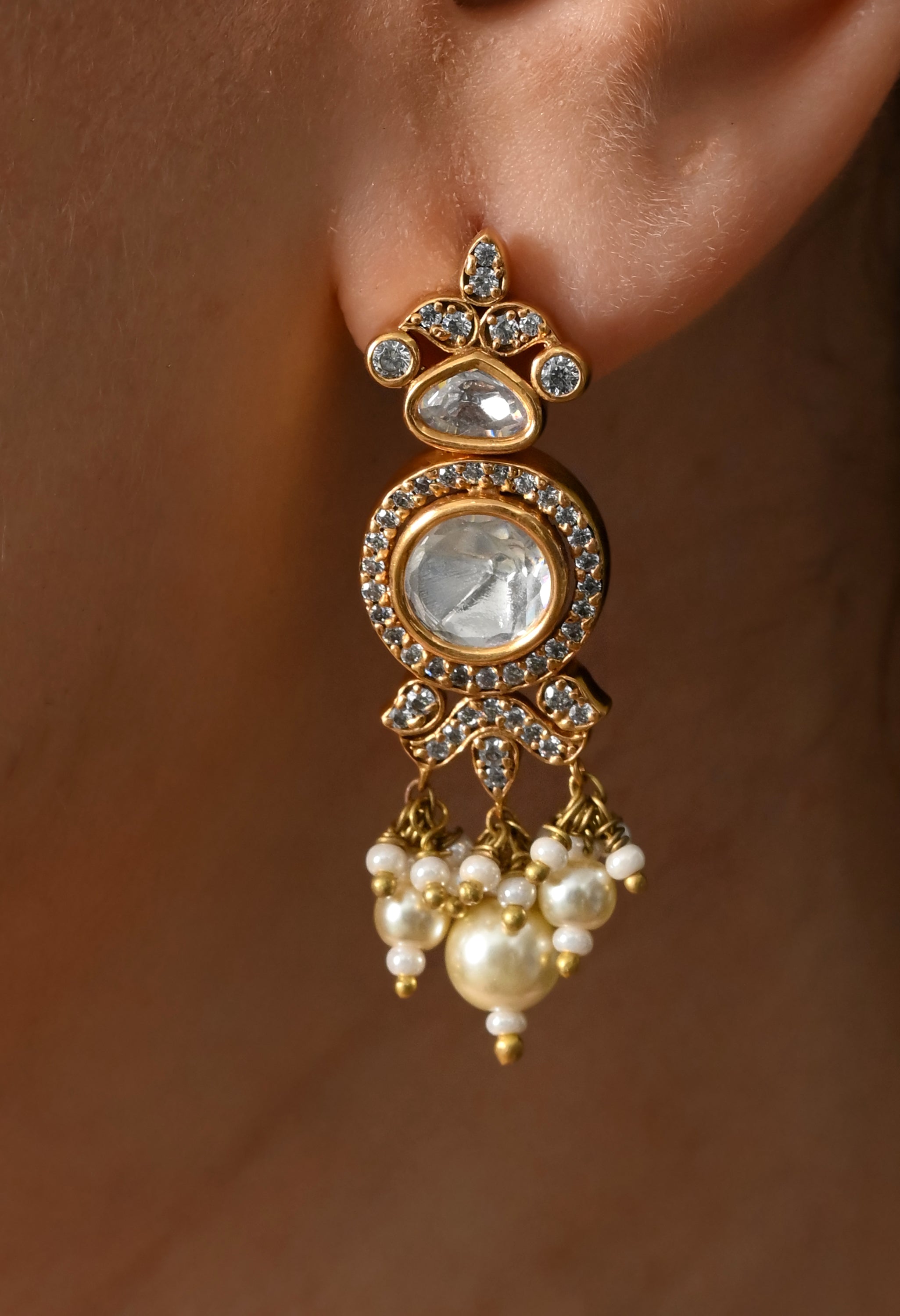 Elegant Pearl and Diamond Necklace