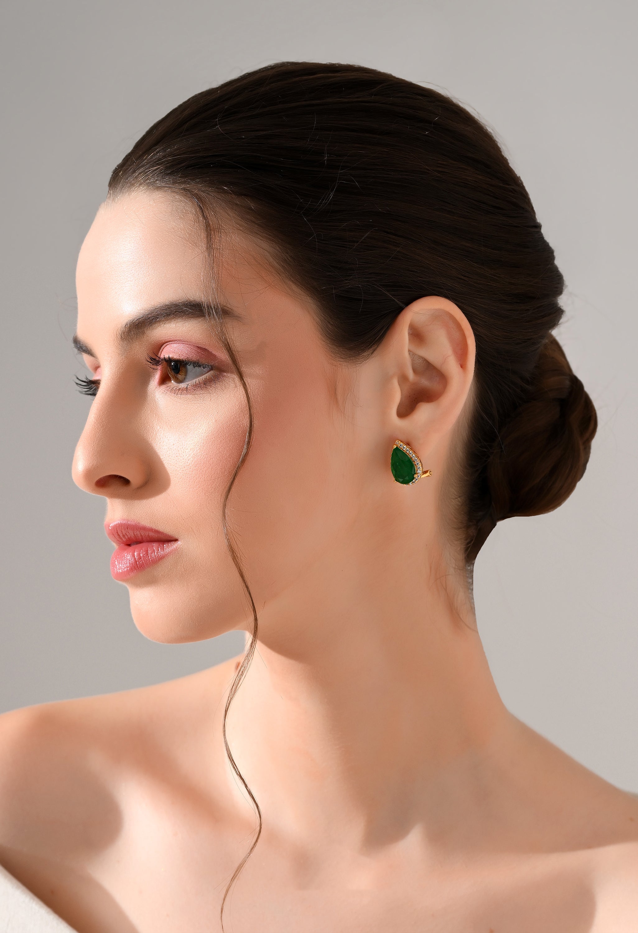 Emerald Glow Teardrop Earrings