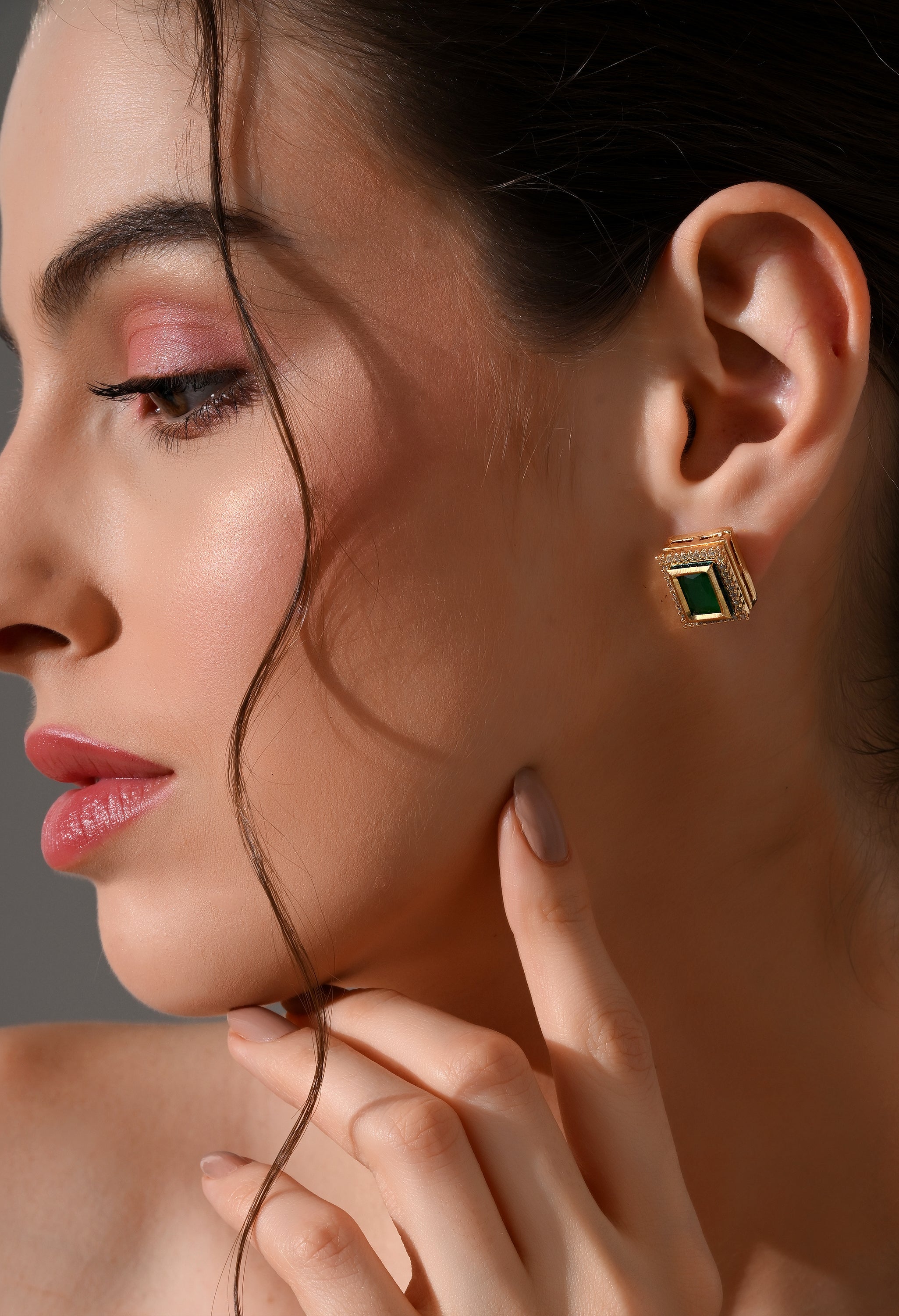 Emerald Grace Square Earrings