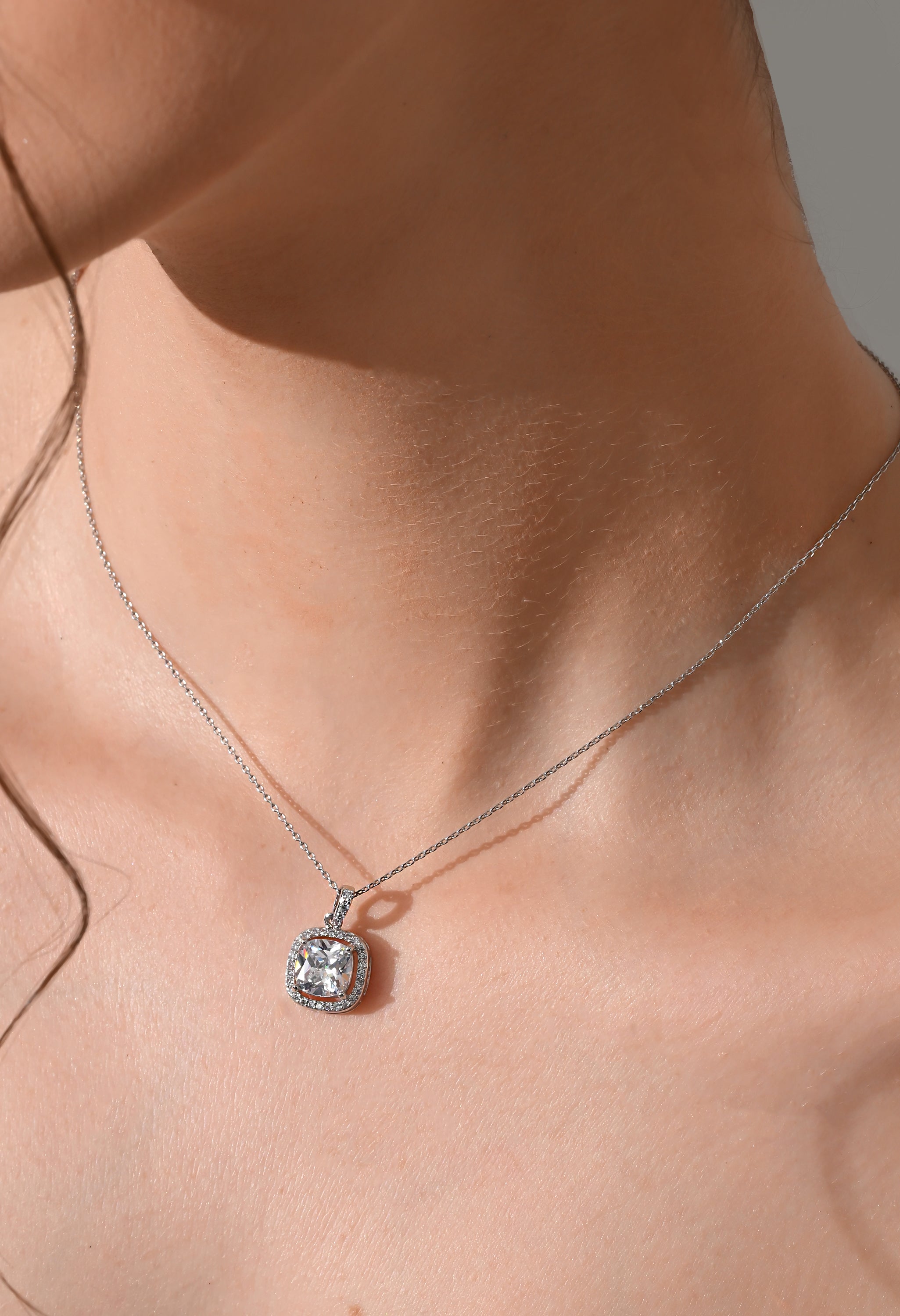 Radiant Halo Diamond Set