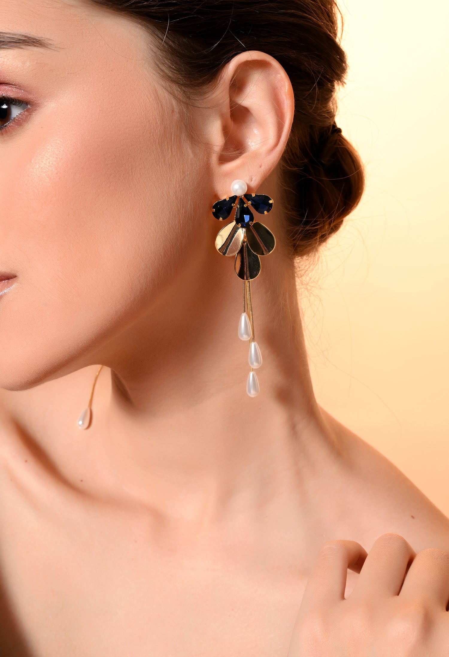 Midnight Pearl Cascade Earrings