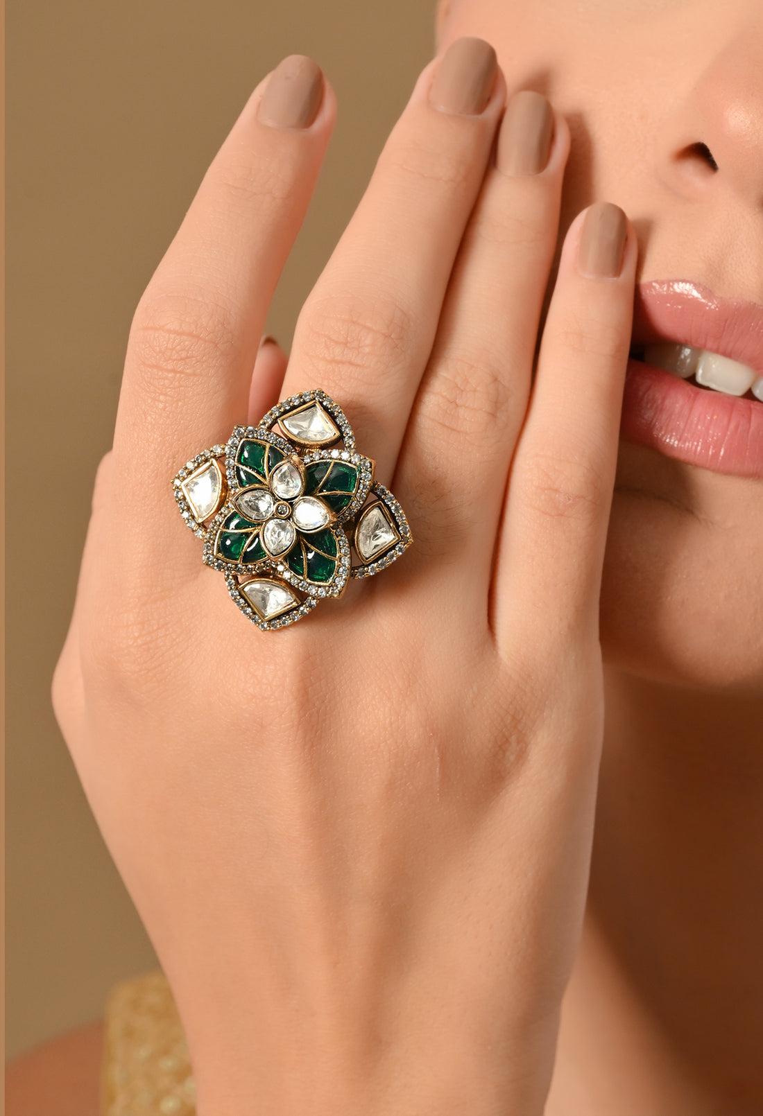 Exquisite Vintage Floral Ring Delight