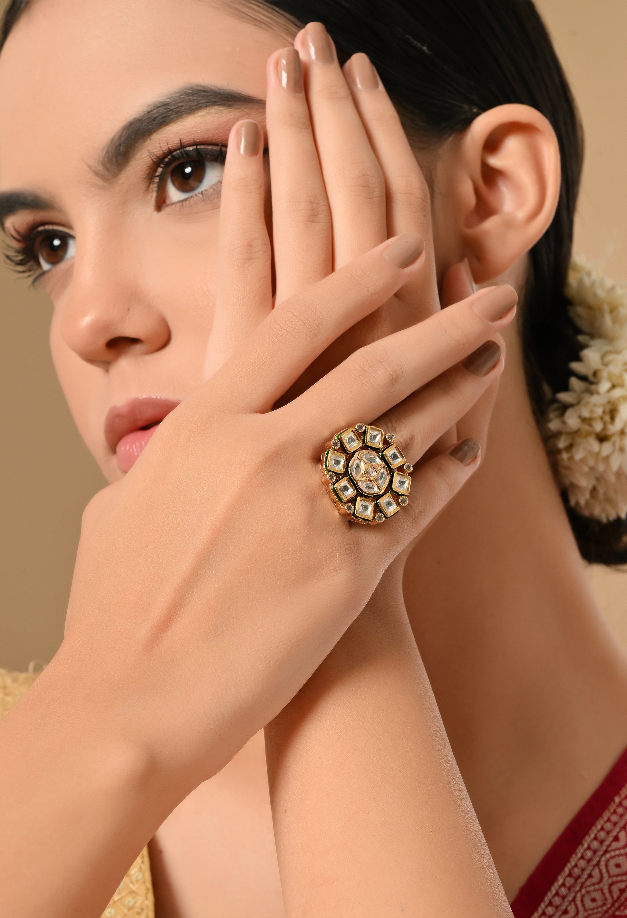 Elegant Floral Jewel Ring Delight