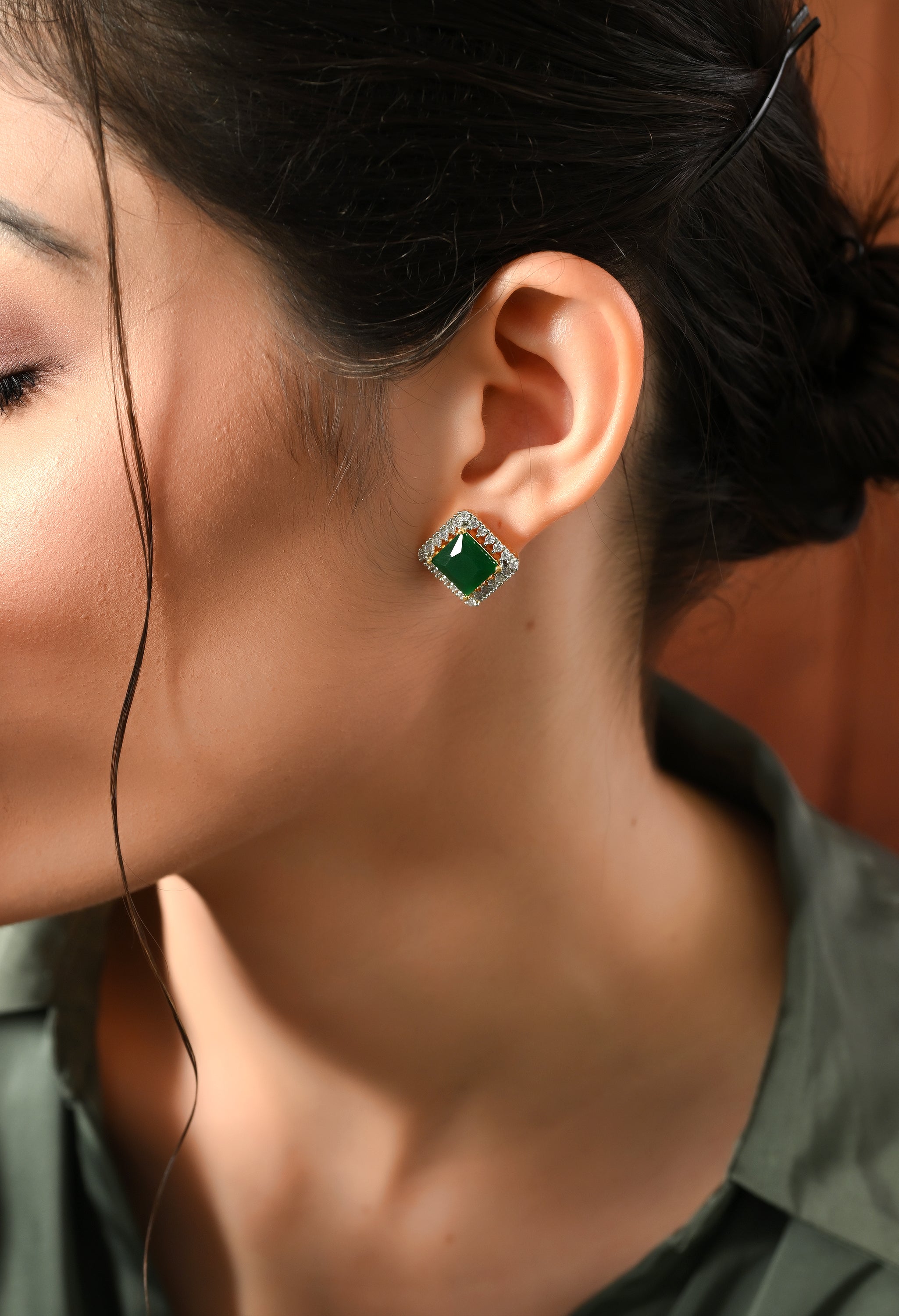 Emerald Glow Square Stud Earring