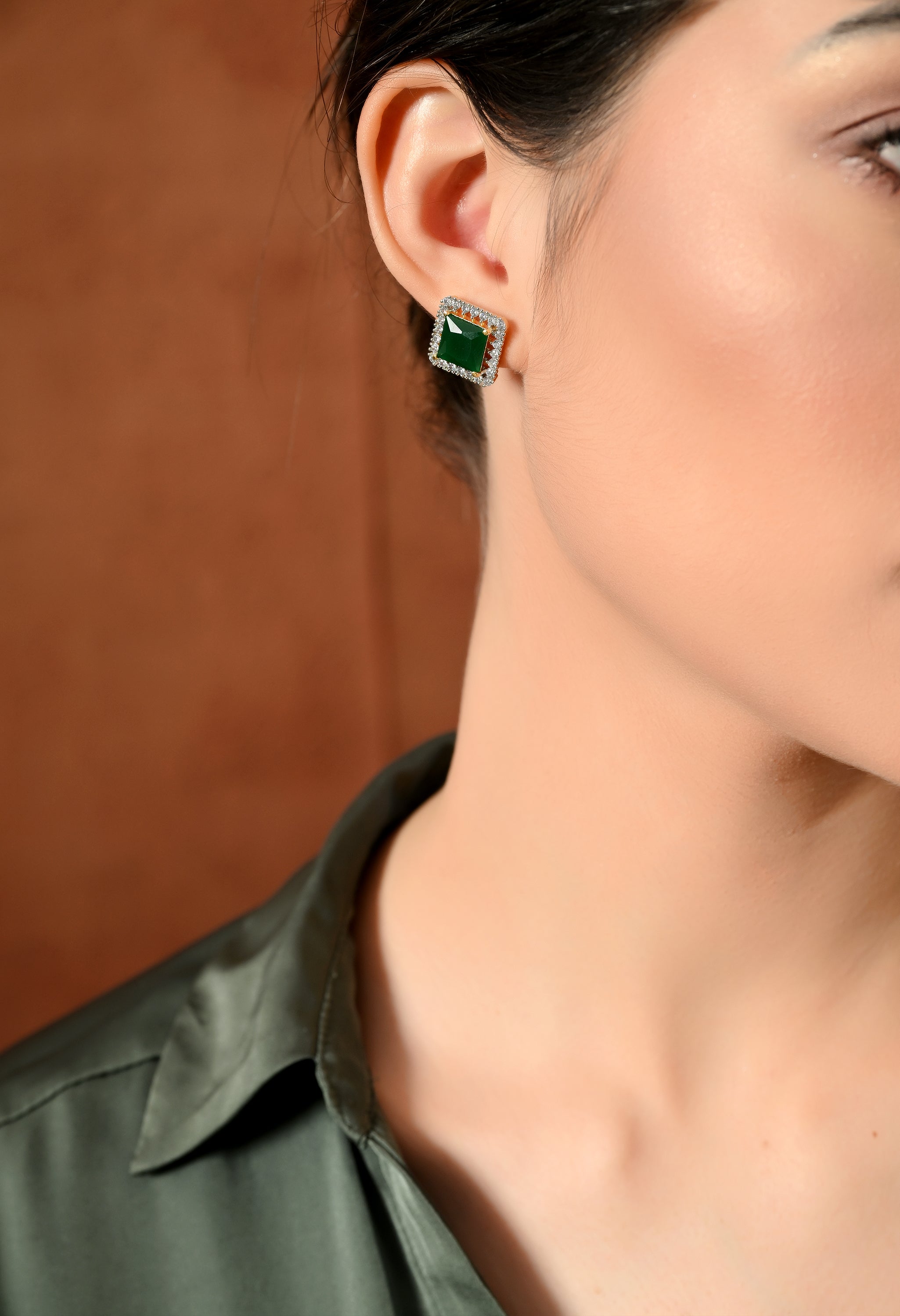 Emerald Glow Square Stud Earring