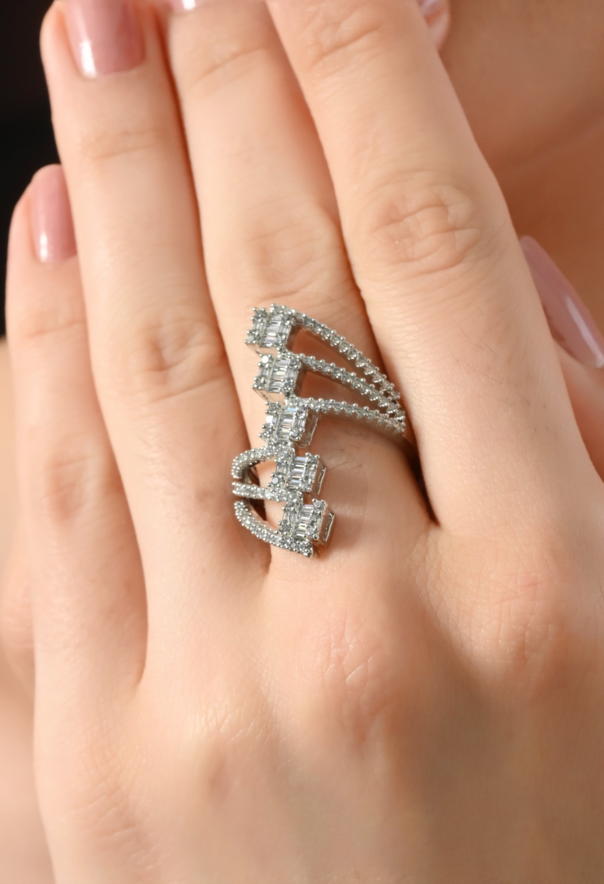 Elegant Sparkling Arrow Crystal Ring