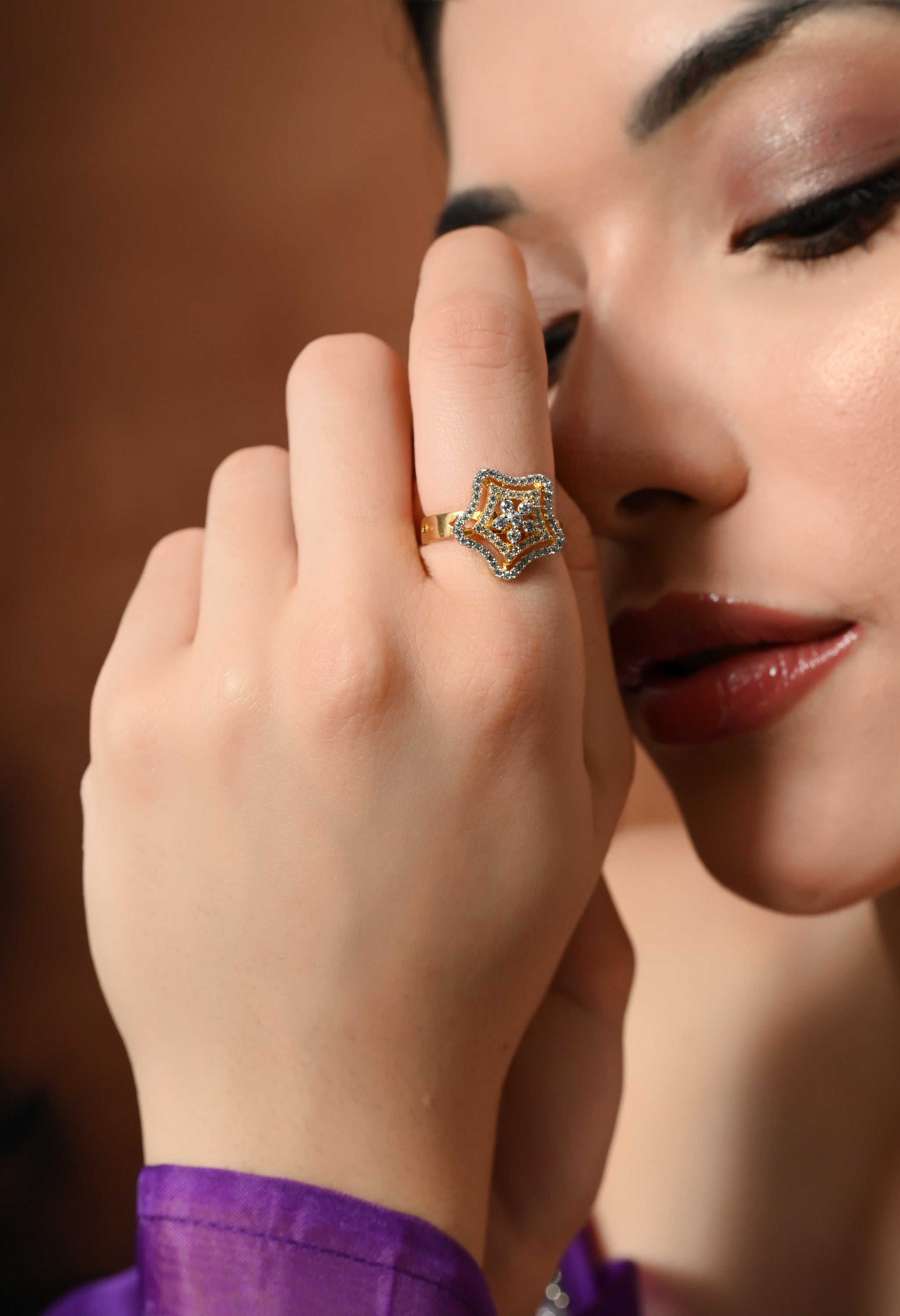Elegant Starburst Sparkling Silver Ring