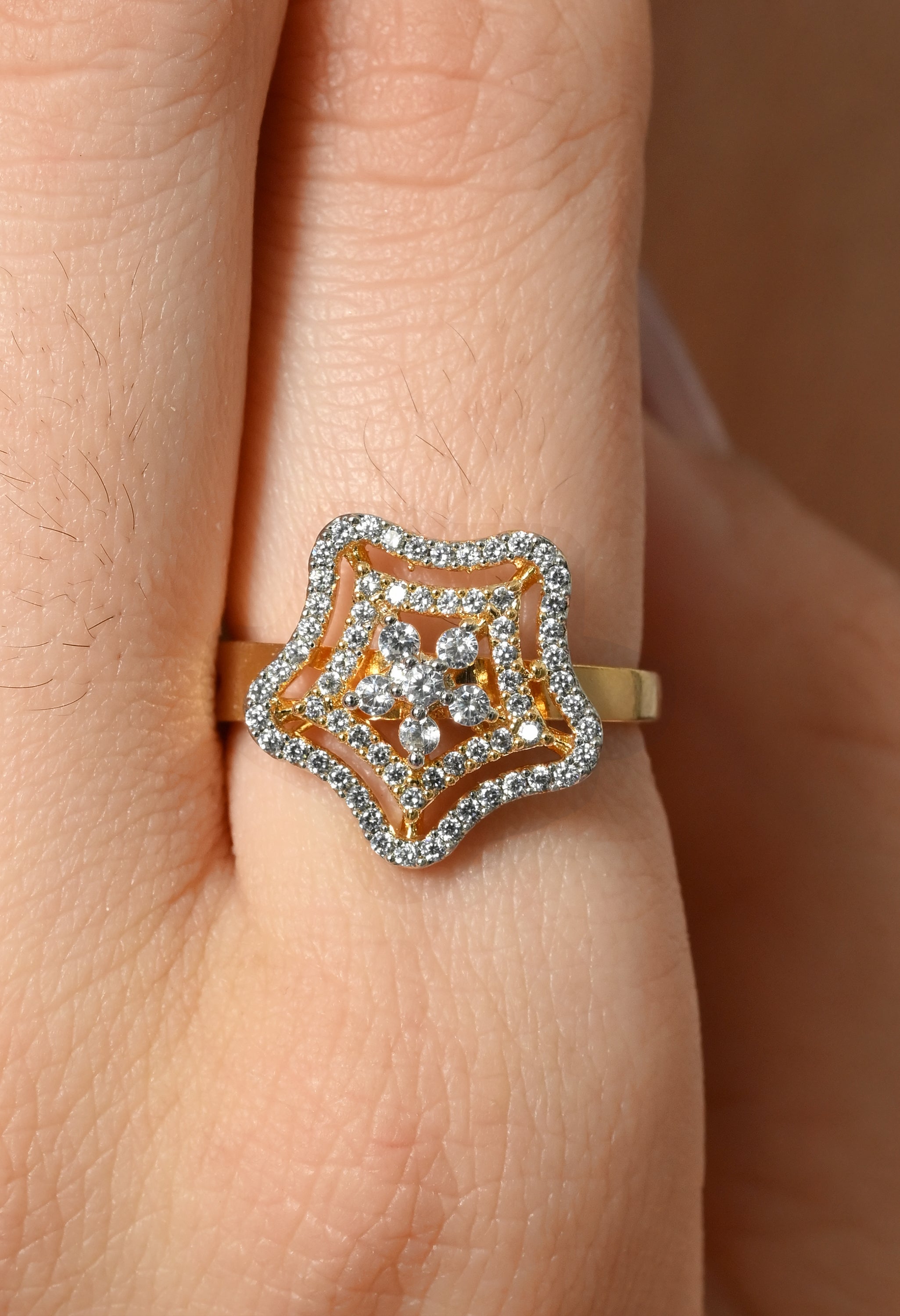 Elegant Starburst Sparkling Silver Ring