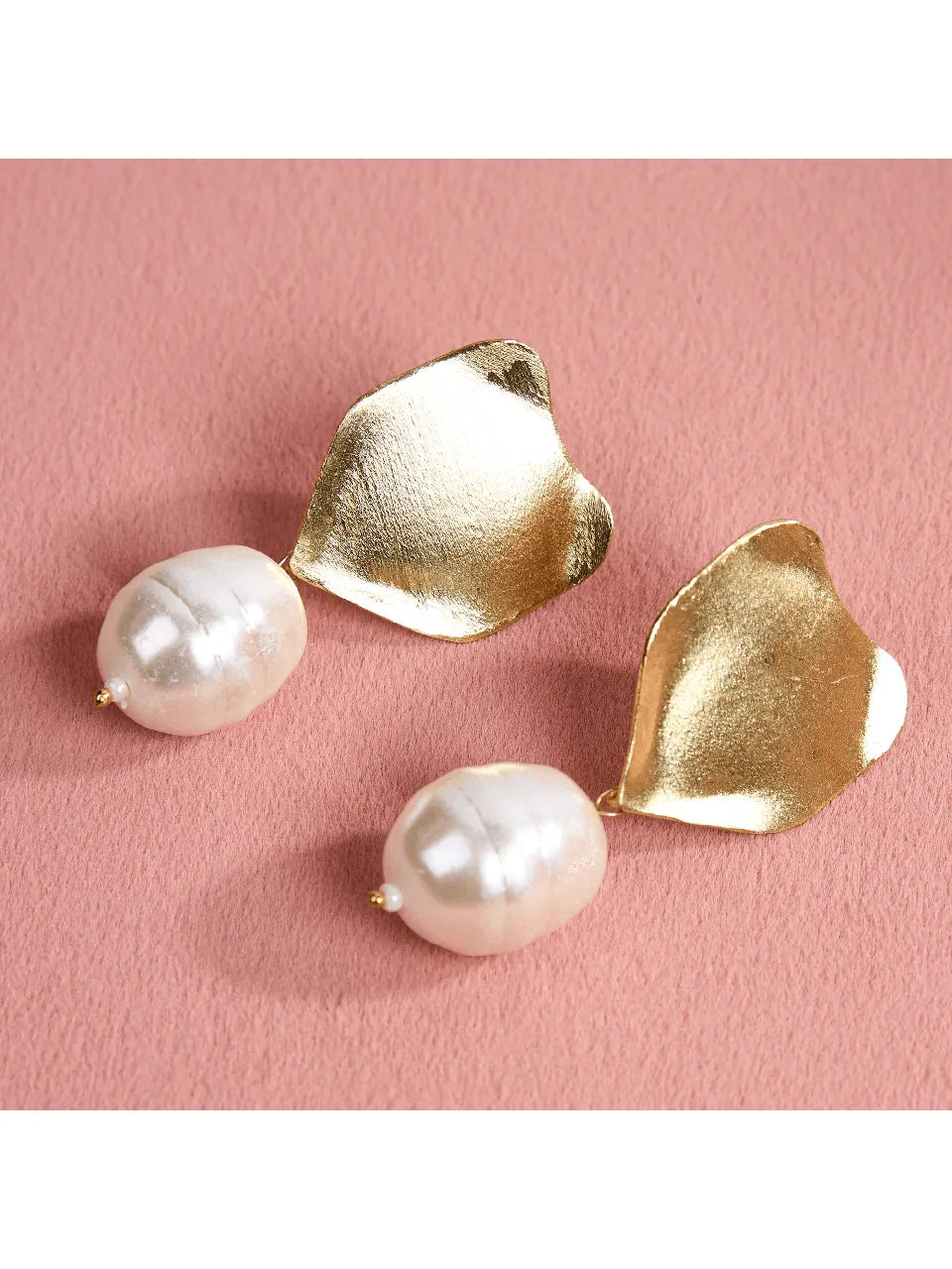 Golden Leaf Pearldrop Earrings