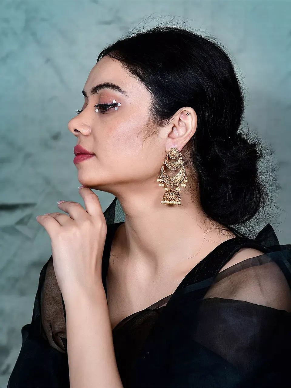 Aarohi Earrings