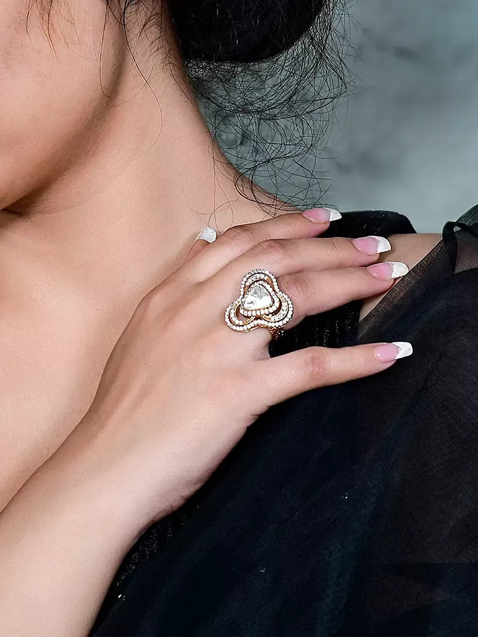 Zunaira Finger Ring