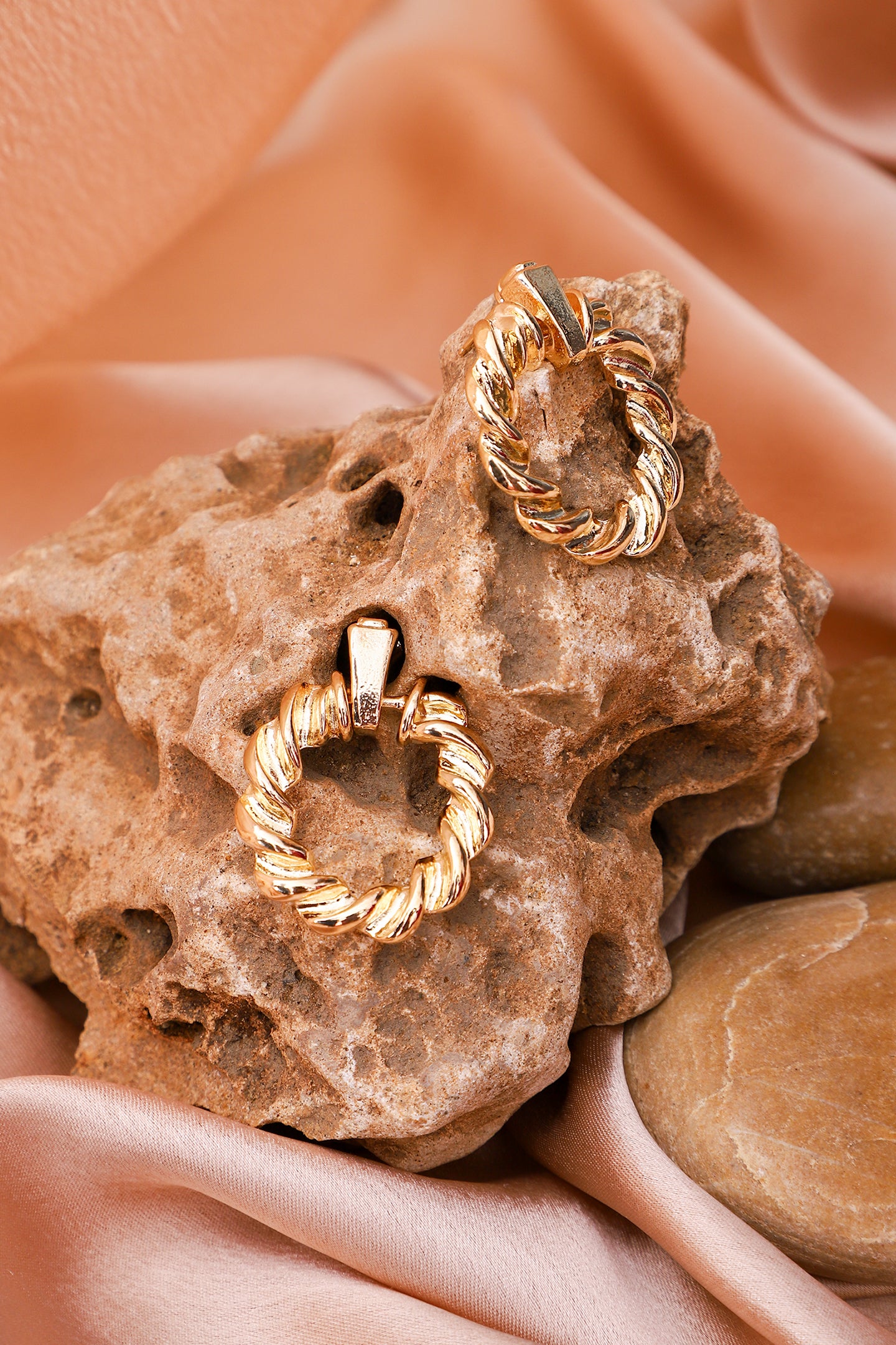 Dazzling Western Elegance Earrings