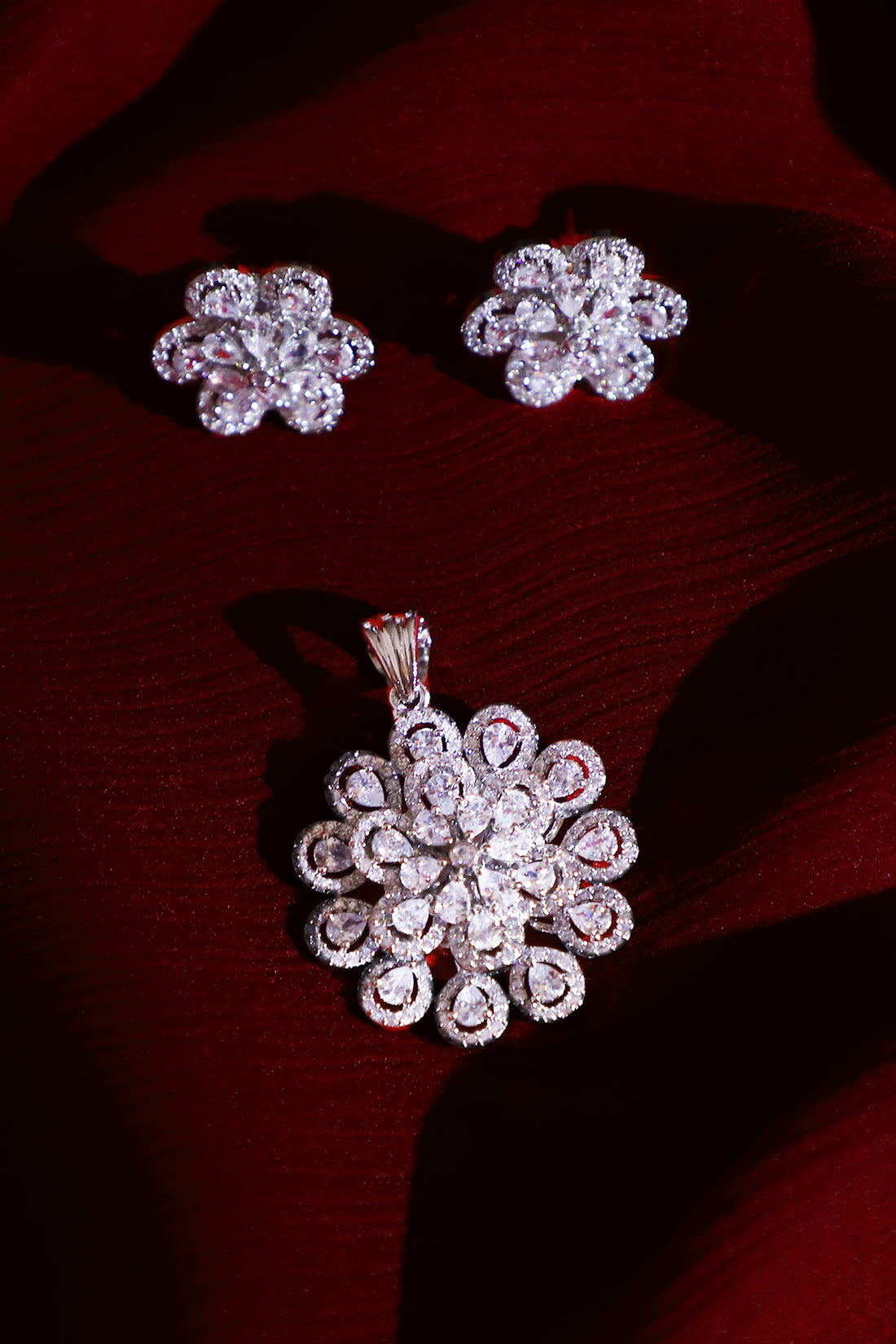 Starlit Bloom Pendant Set