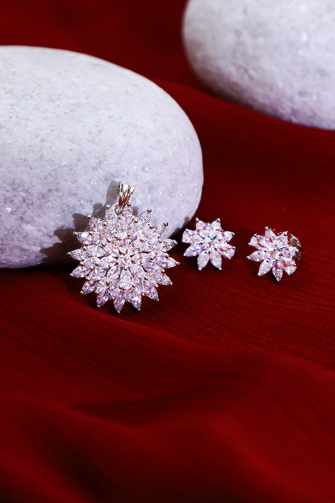 Mahira Sunflower Pendant Set