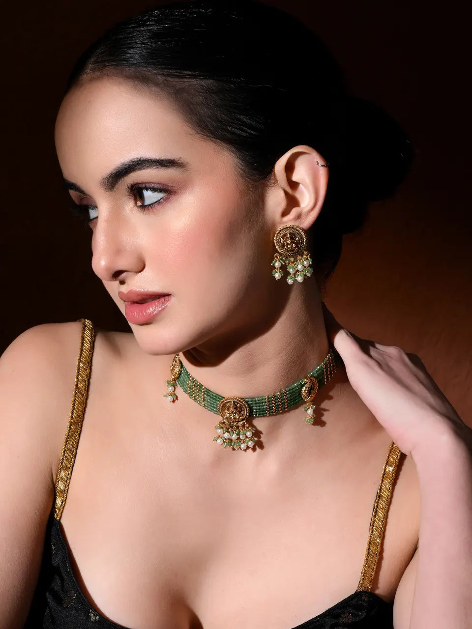 Emerald Temple Grace Choker Set