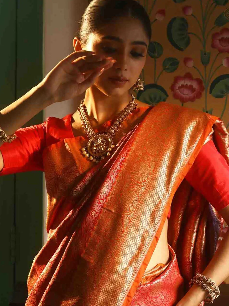 Vinayak Necklace Set