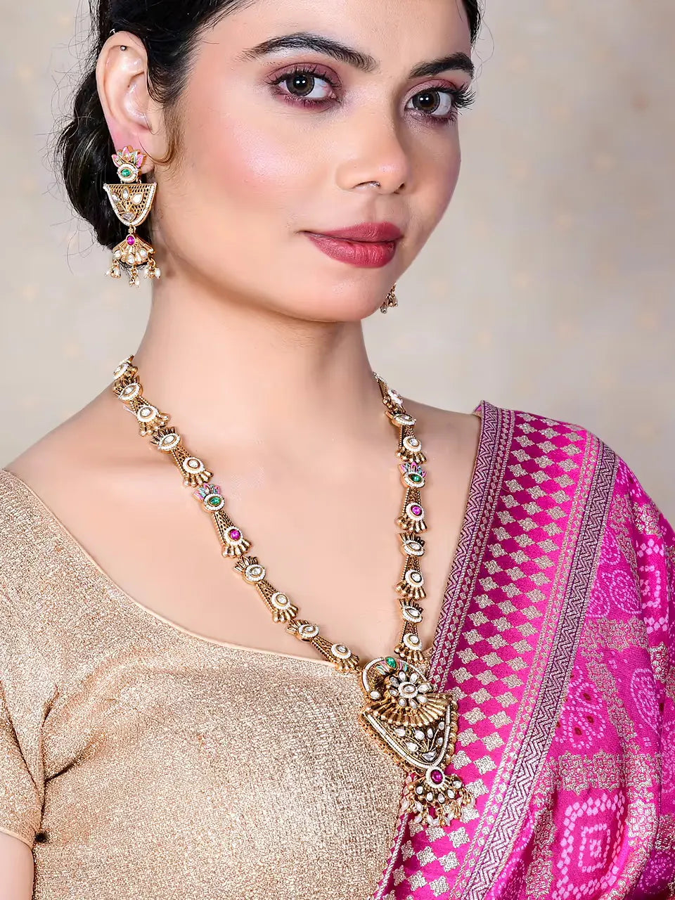 Saanvi Necklace Set