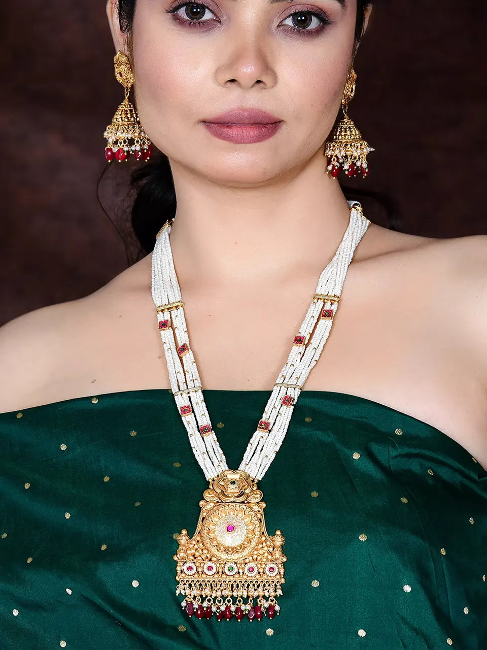Kaavya Necklace Set