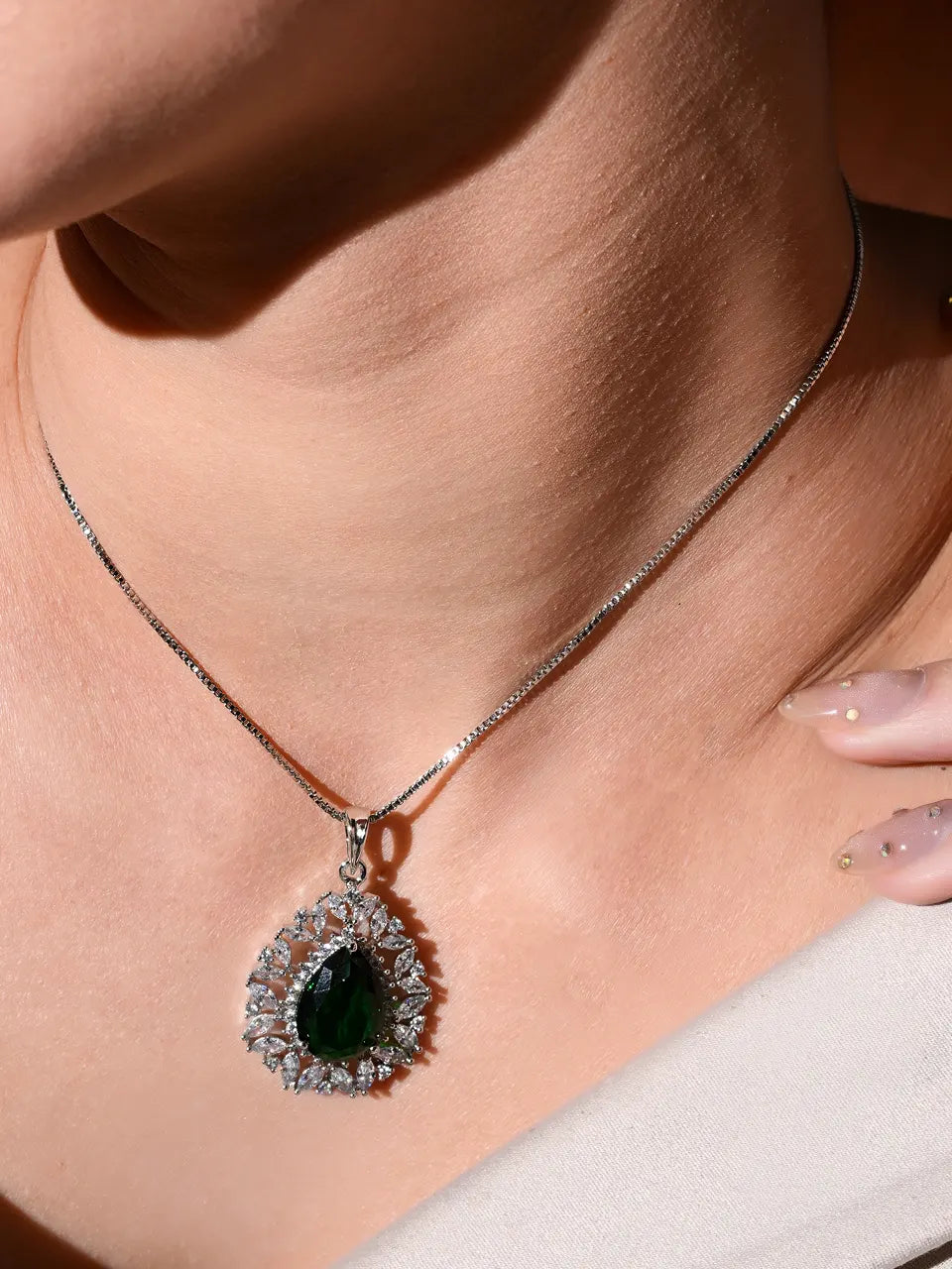 Emerald Halo Elegance Set