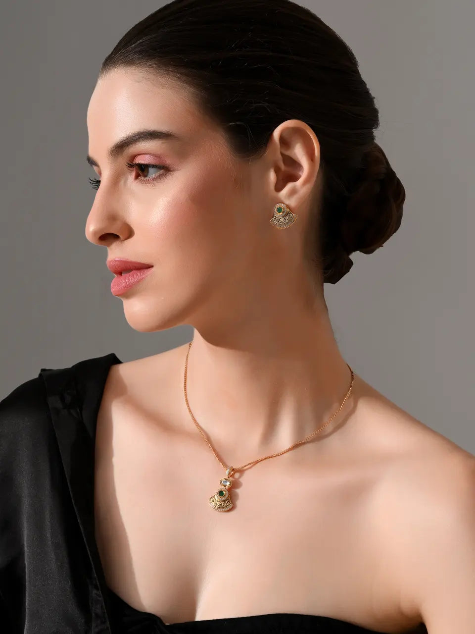 Emerald Radiance Pendant Set